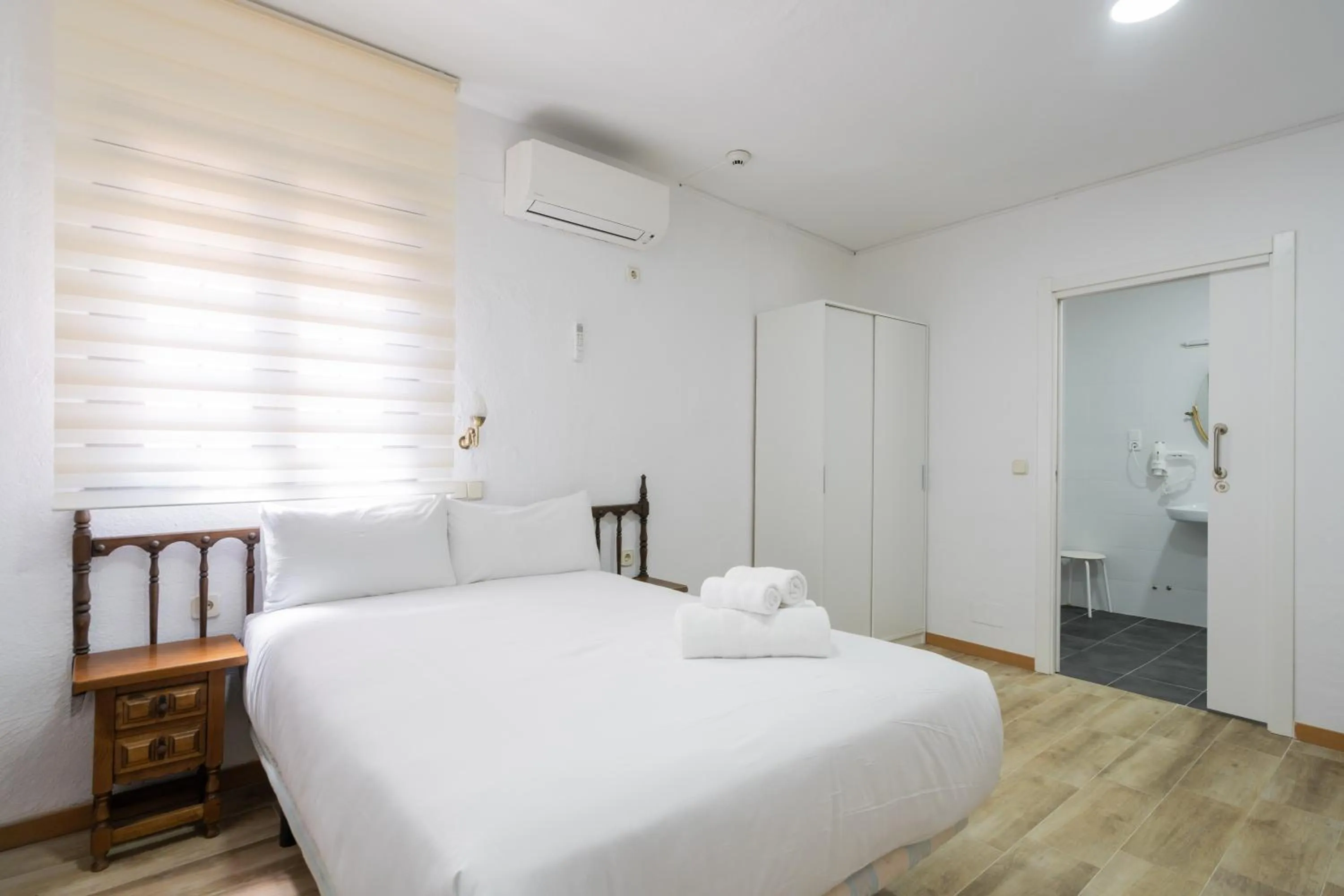 Bed in Hotel La Quinta de Santillán