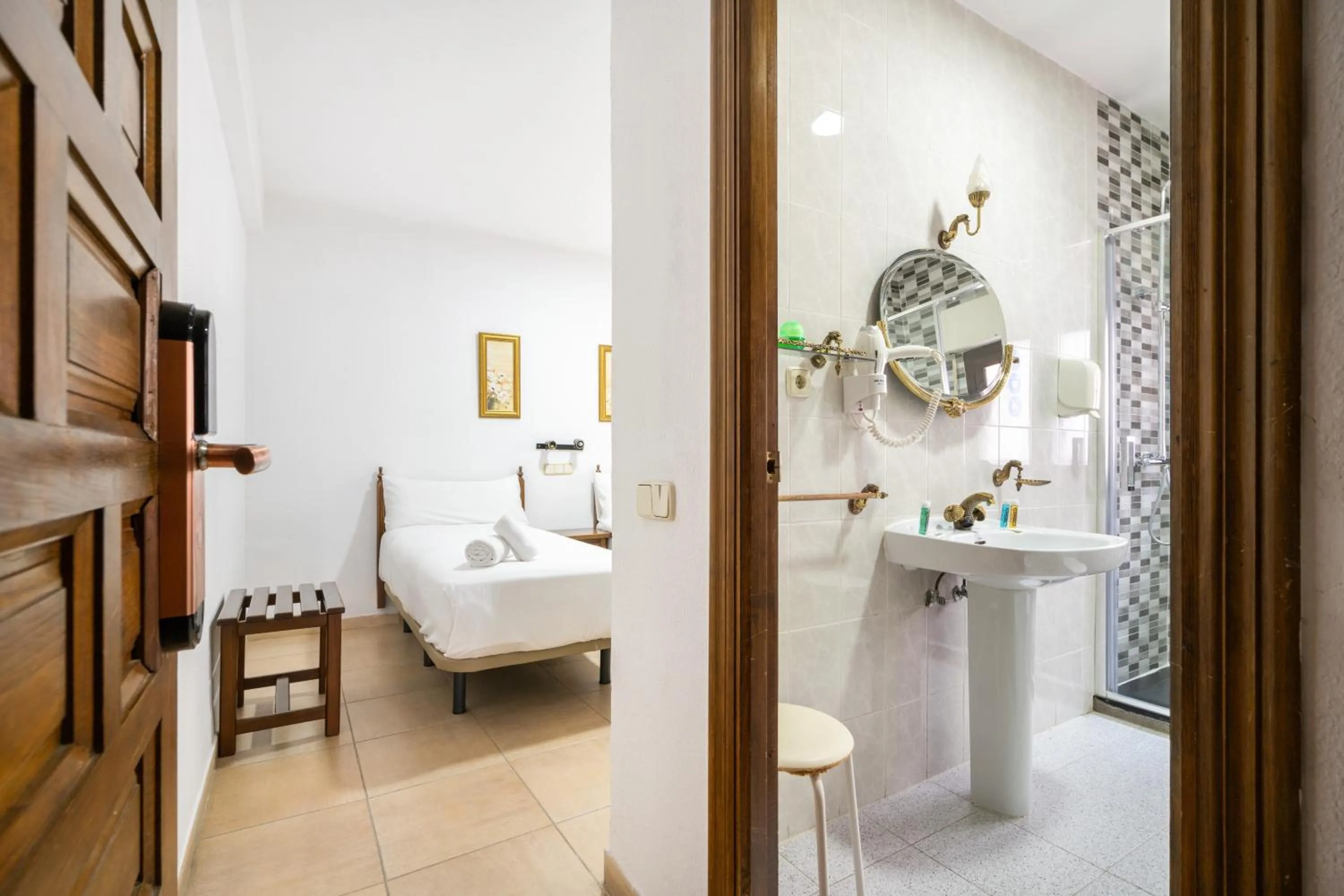 Bed in Hotel La Quinta de Santillán