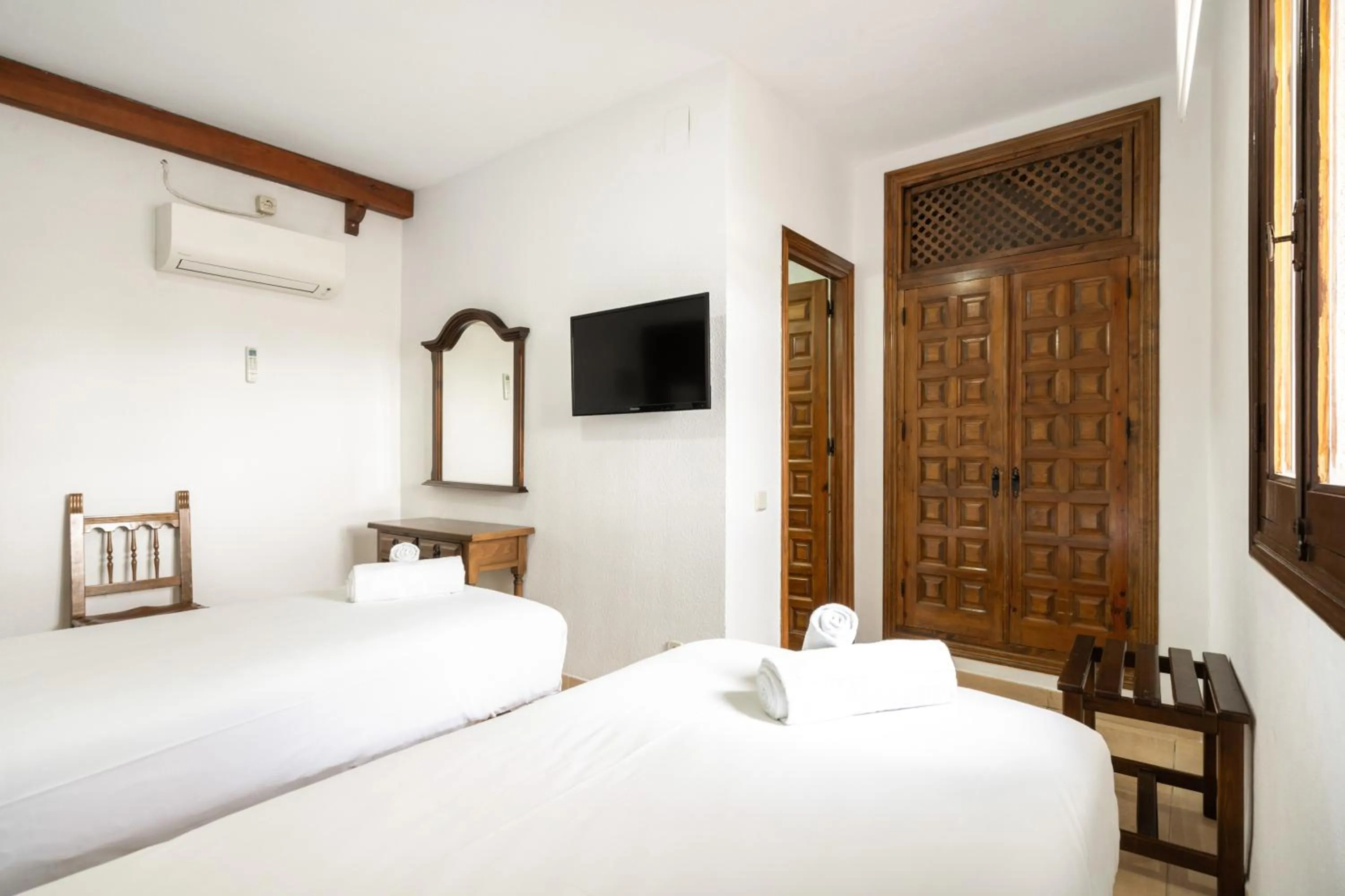 Bed in Hotel La Quinta de Santillán