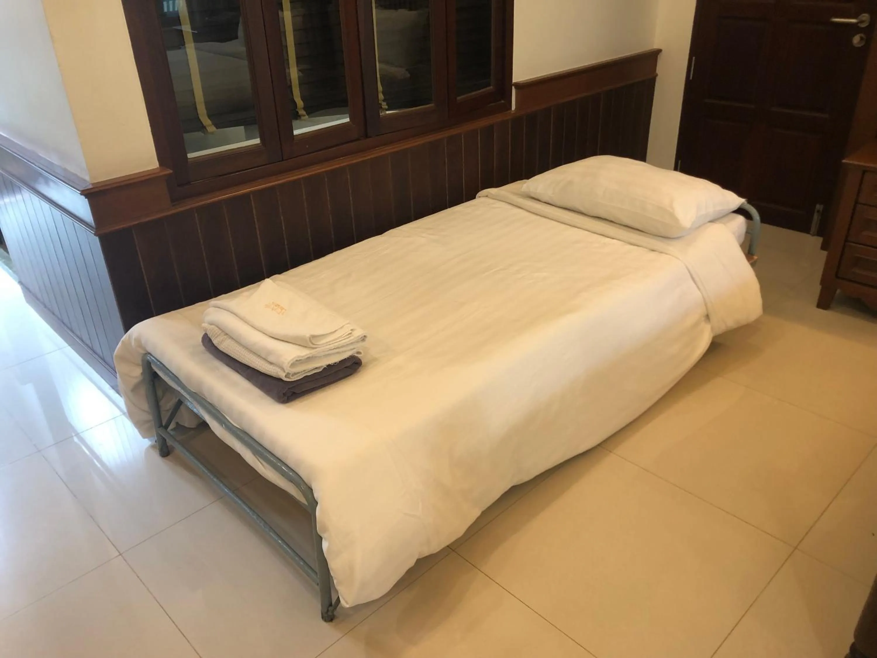 Bed in Bhu Tarn Koh Chang Resort & Spa