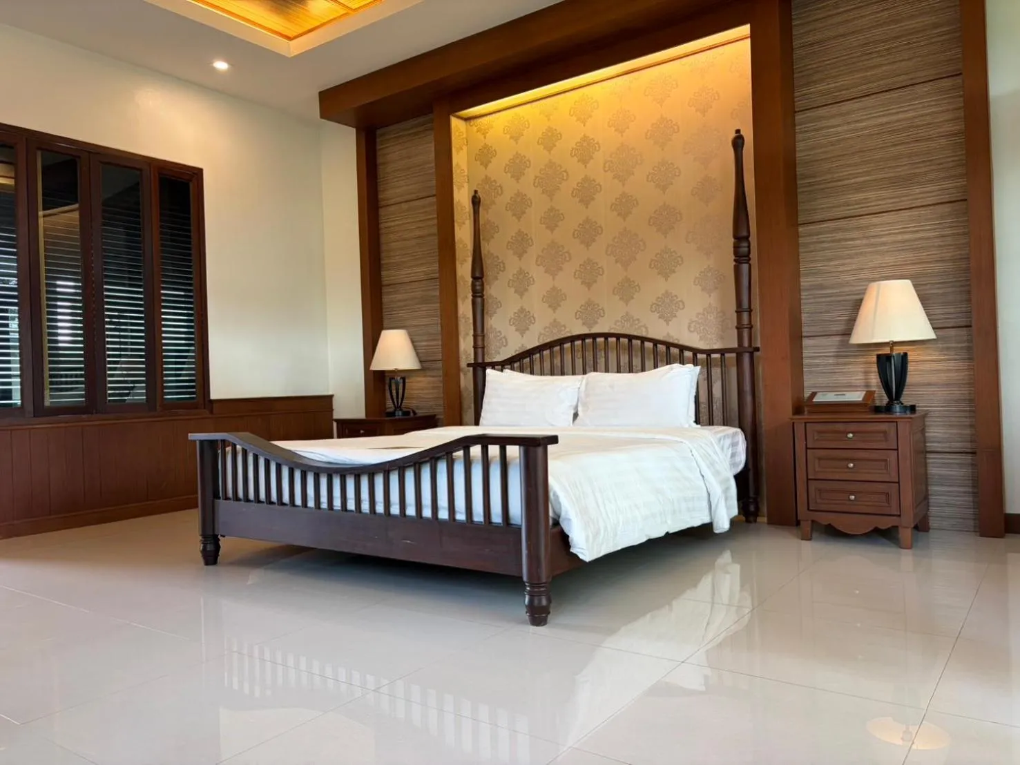 Lake view, Bed in Bhu Tarn Koh Chang Resort & Spa