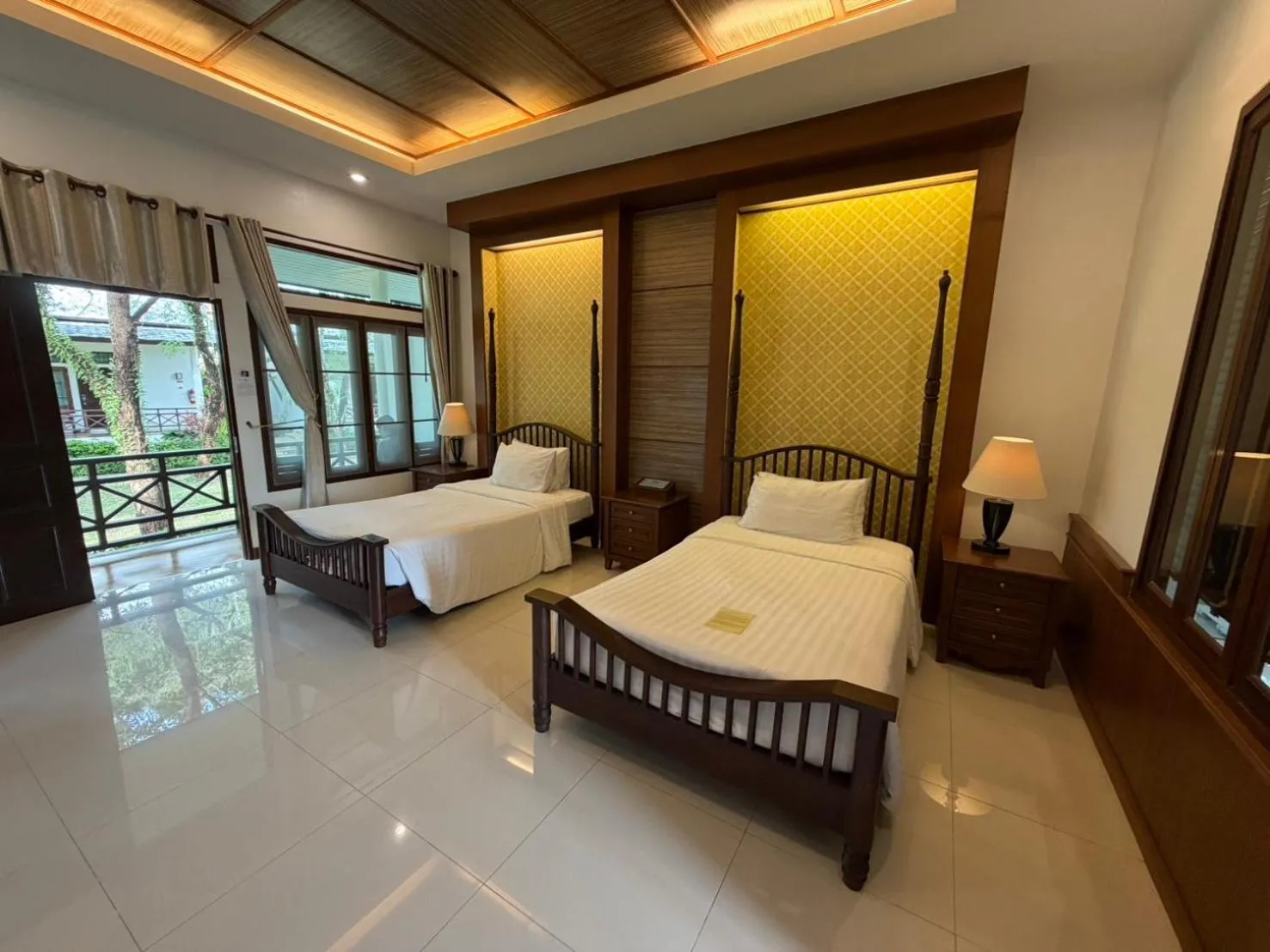 Lake view, Bed in Bhu Tarn Koh Chang Resort & Spa