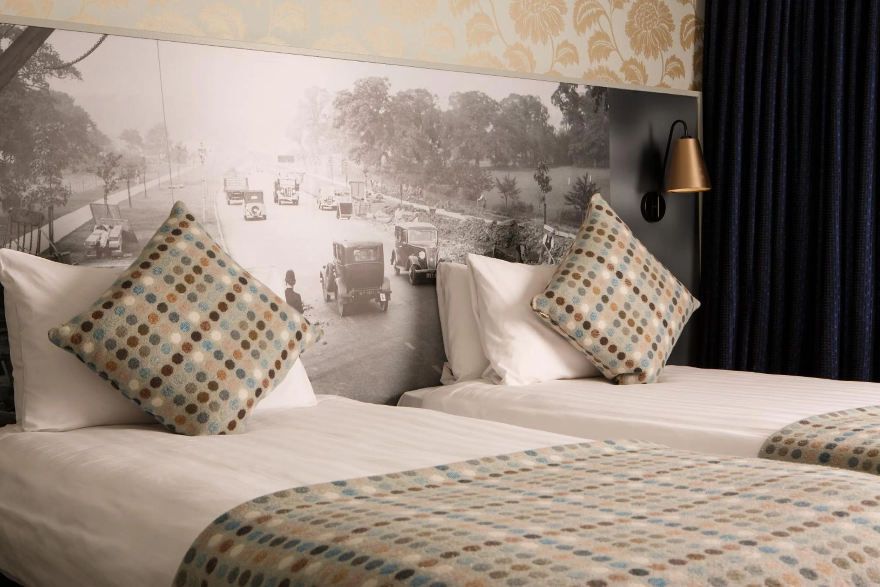 Bed in Mercure London Watford Hotel