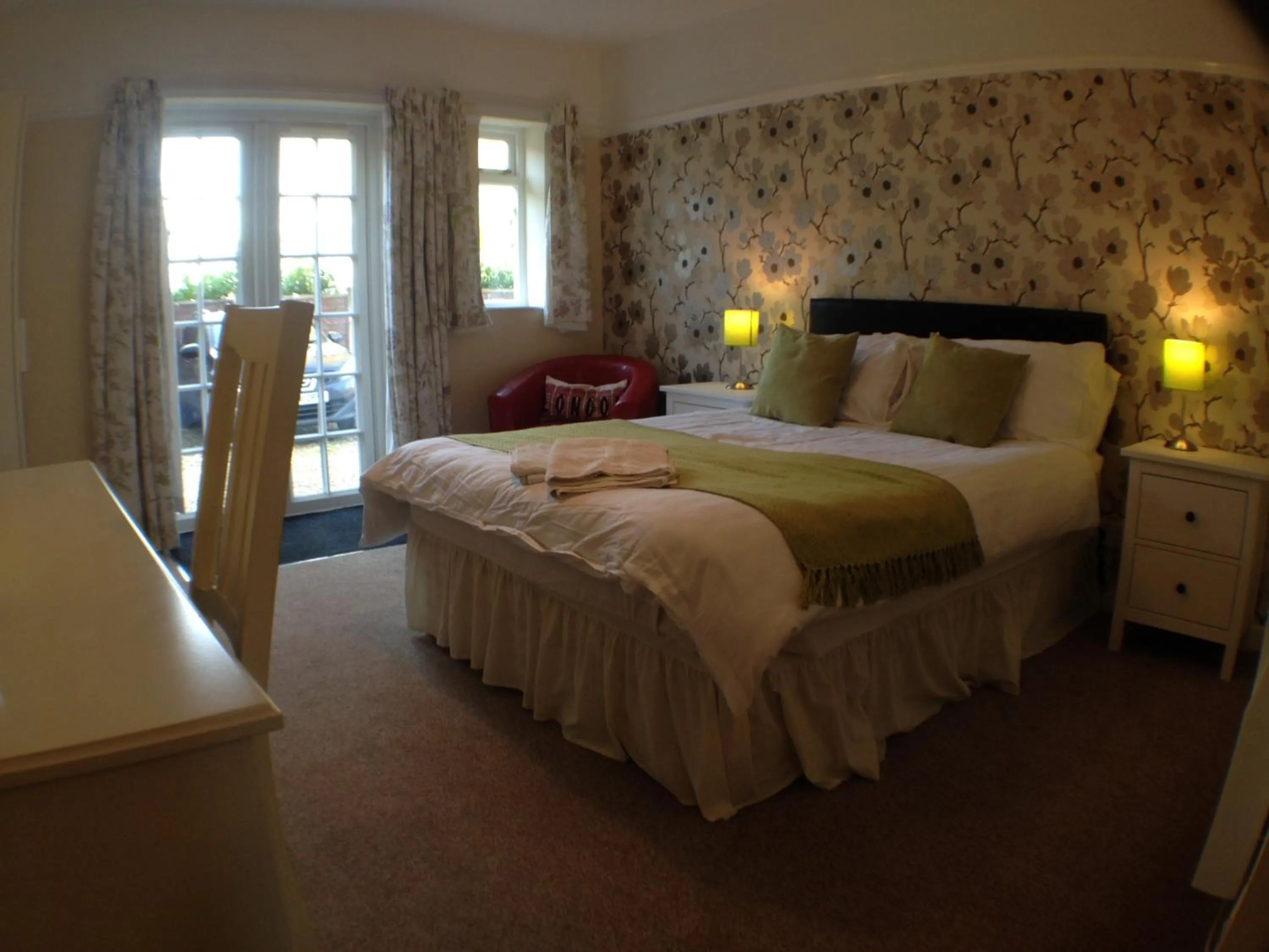 Day in Primrose Lodge