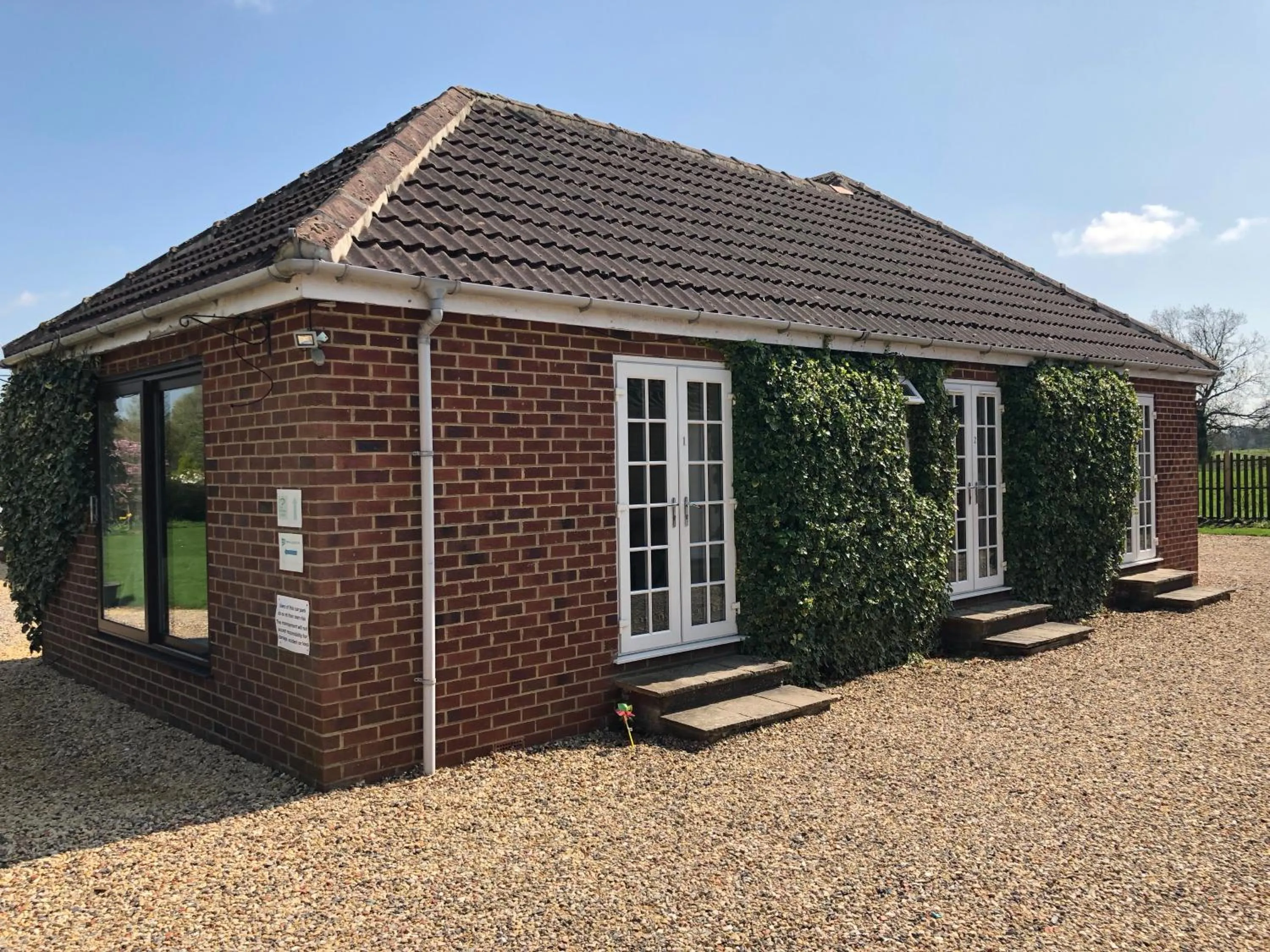 Facade/entrance in Primrose Lodge