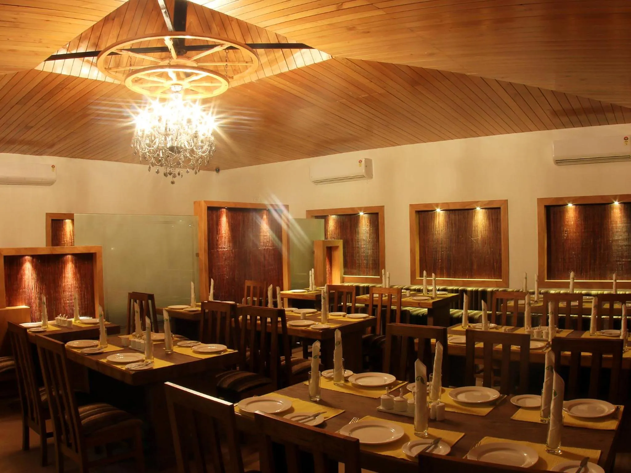 Restaurant/places to eat in The Reserve Gorumara