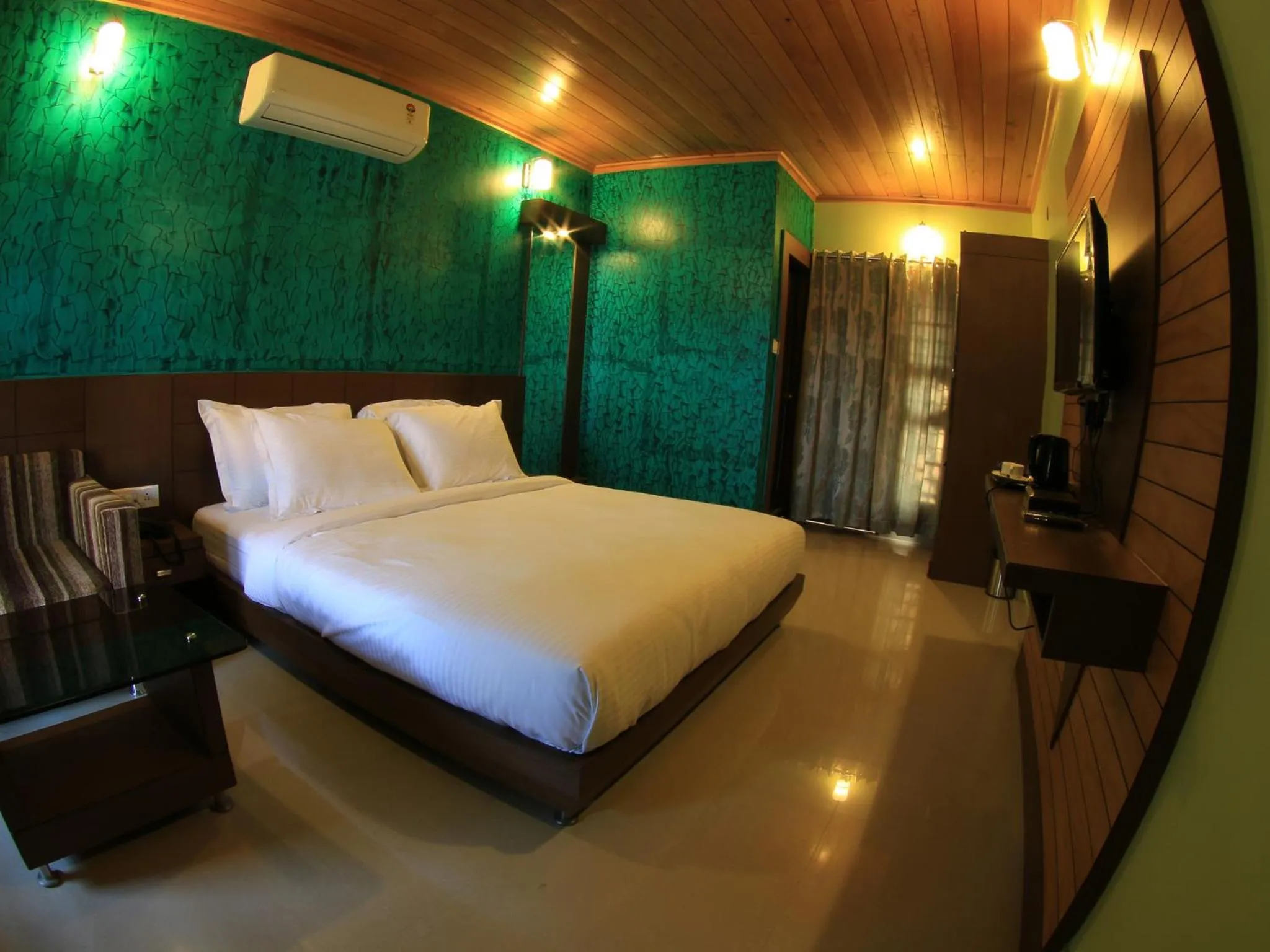 Photo of the whole room in The Reserve Gorumara