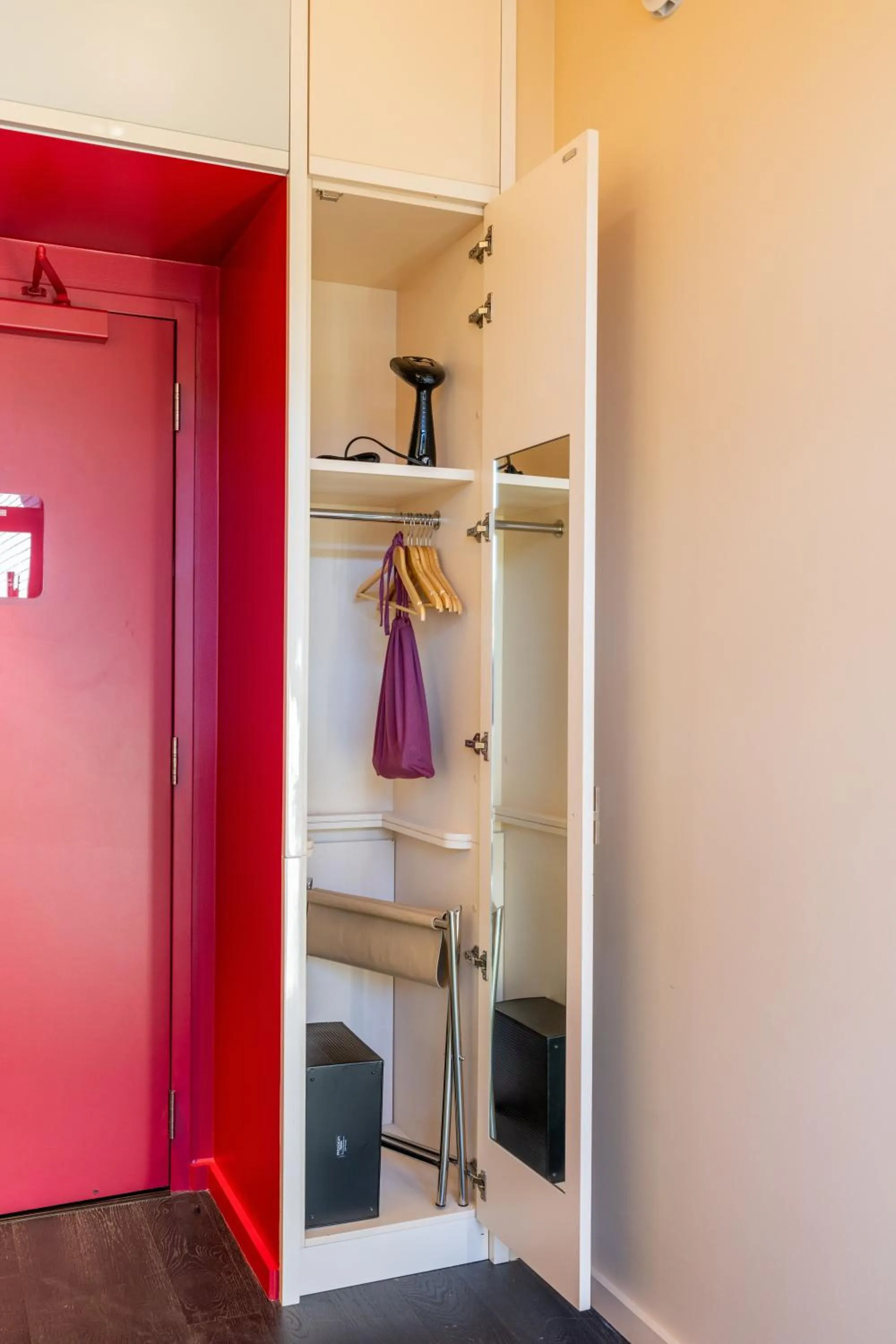 wardrobe in Hotel Saint Augustine