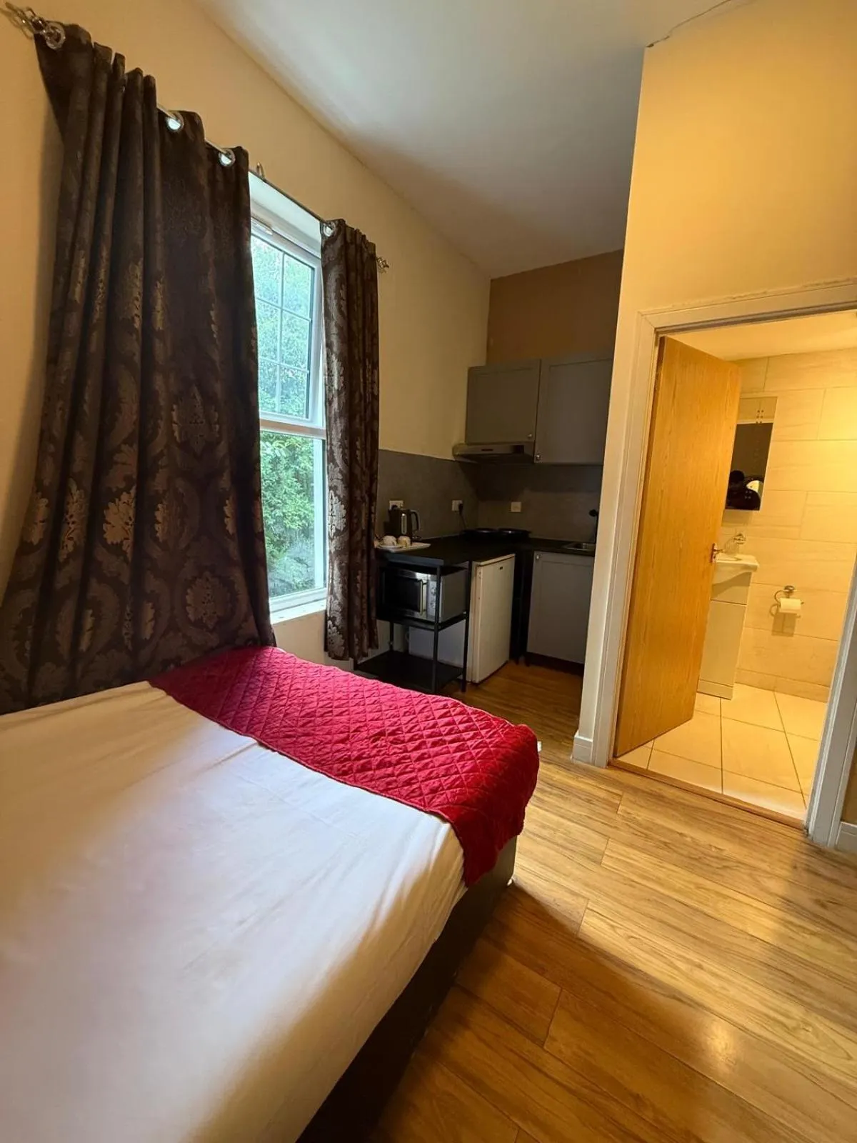 Bed in Crescent Hotel