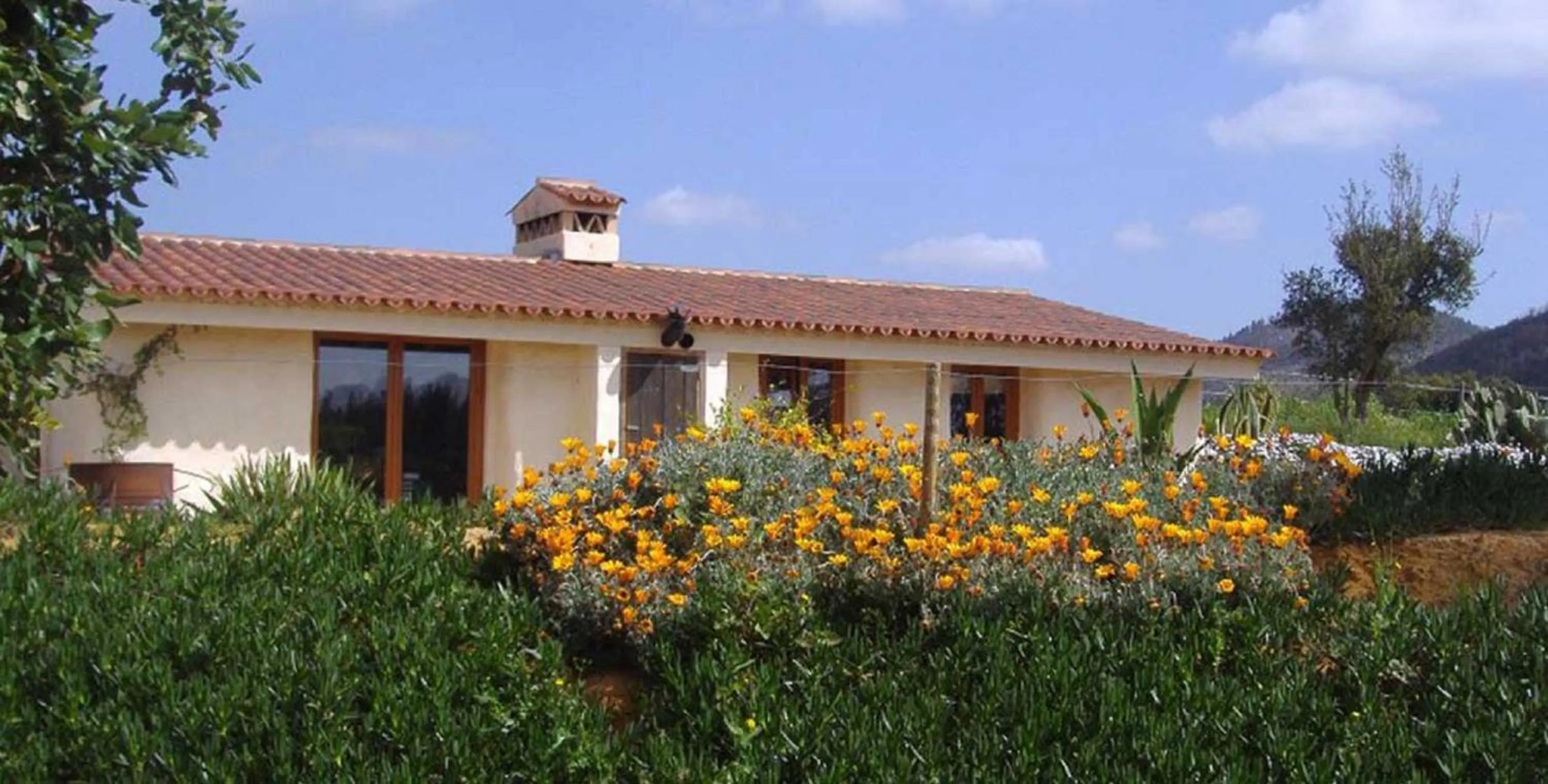 Facade/entrance in Quinta Pedagógica da Samoqueirinha - Duna Parque Resorts & Hotels
