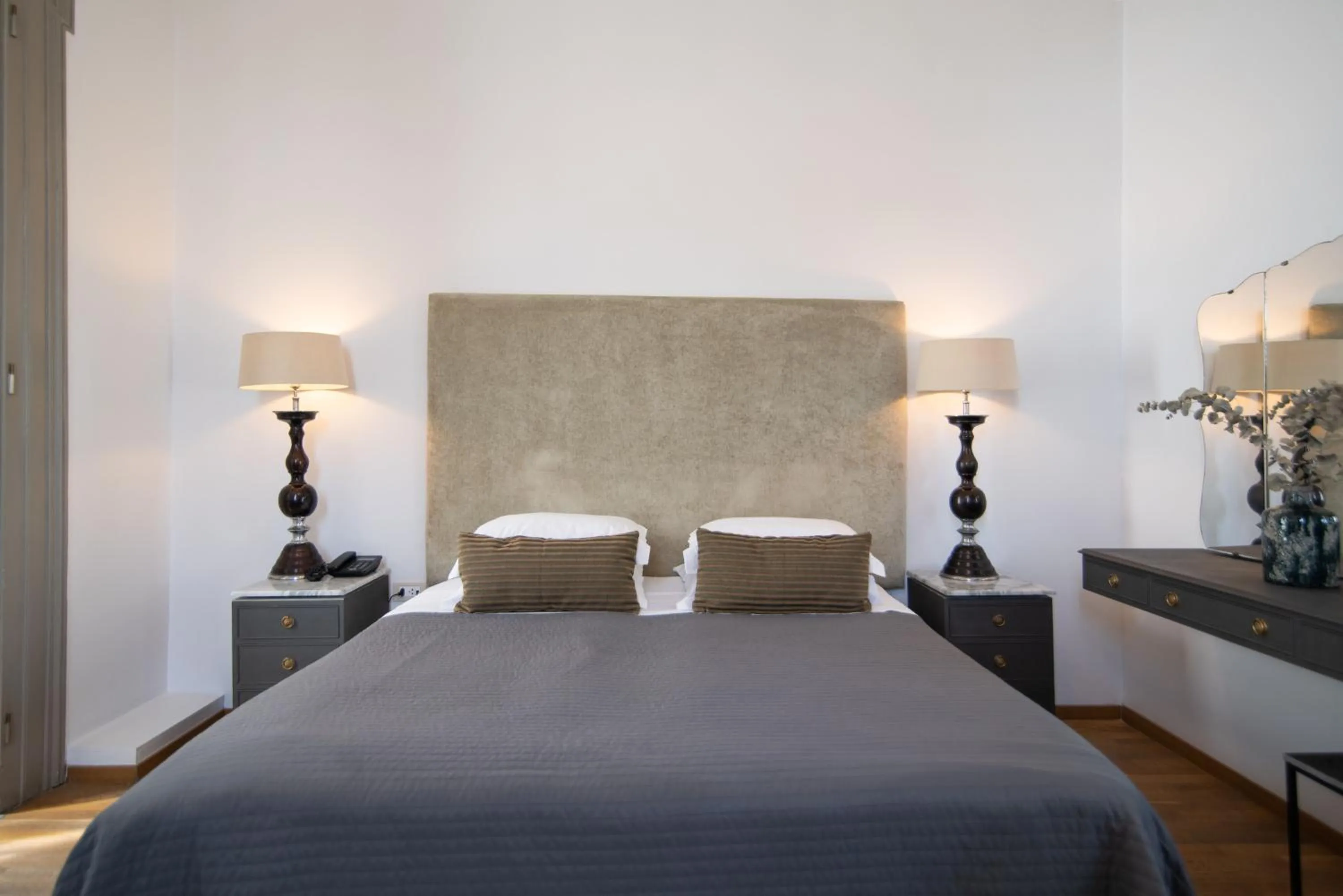 Bedroom, Bed in Emporikon Athens Hotel