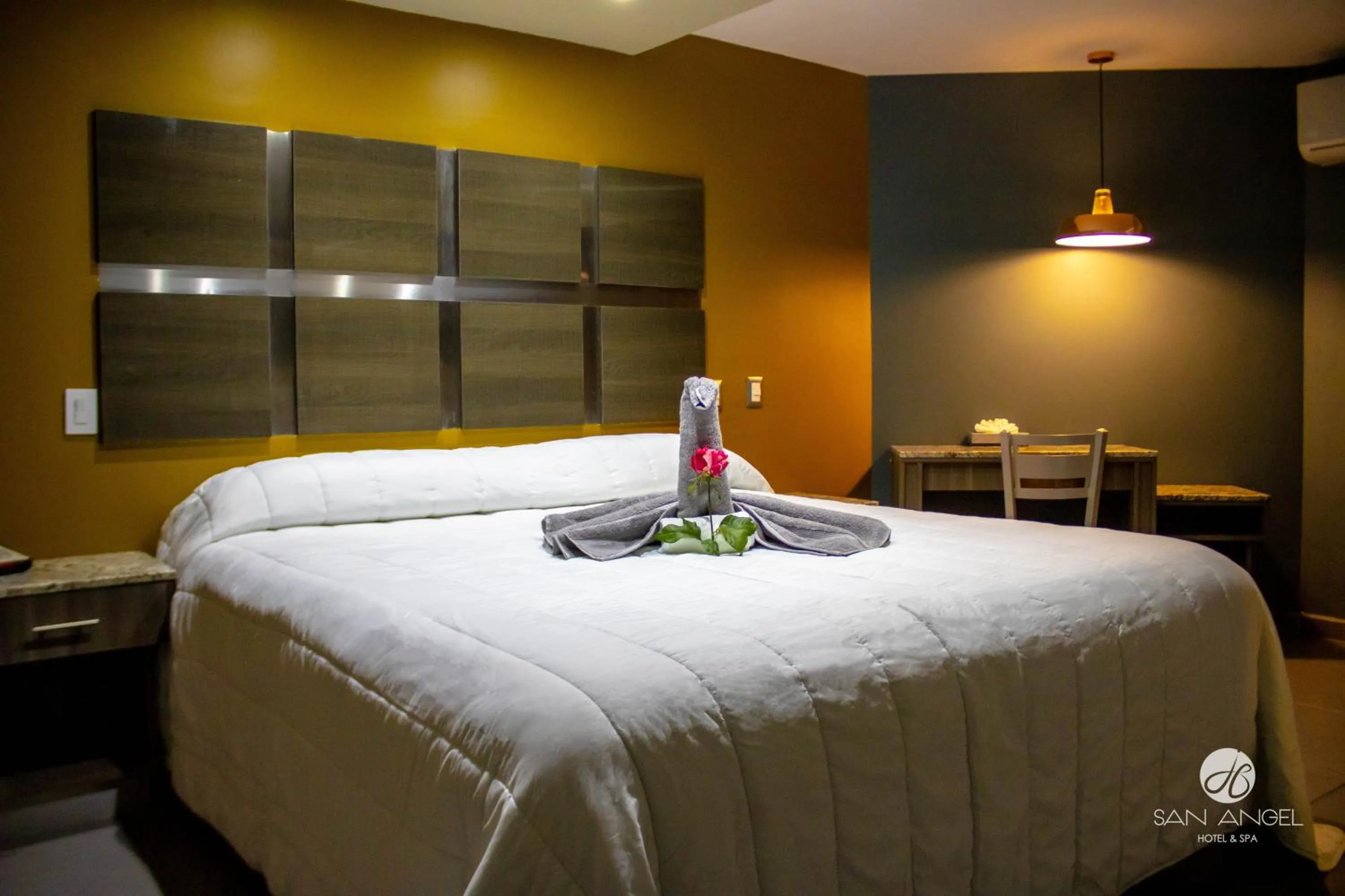Bed in Hotel San Angel & Spa