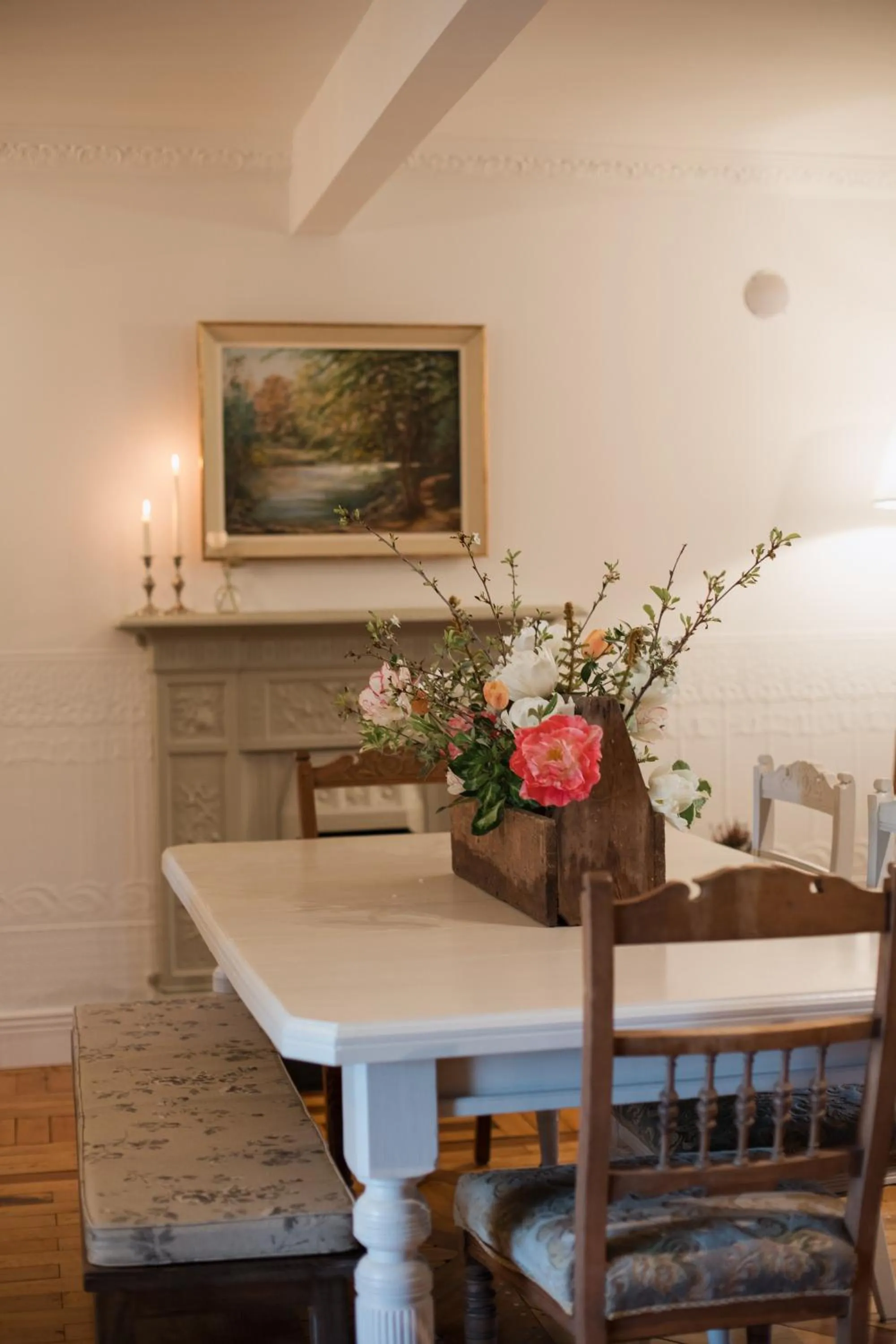 Seating area in Mossie's