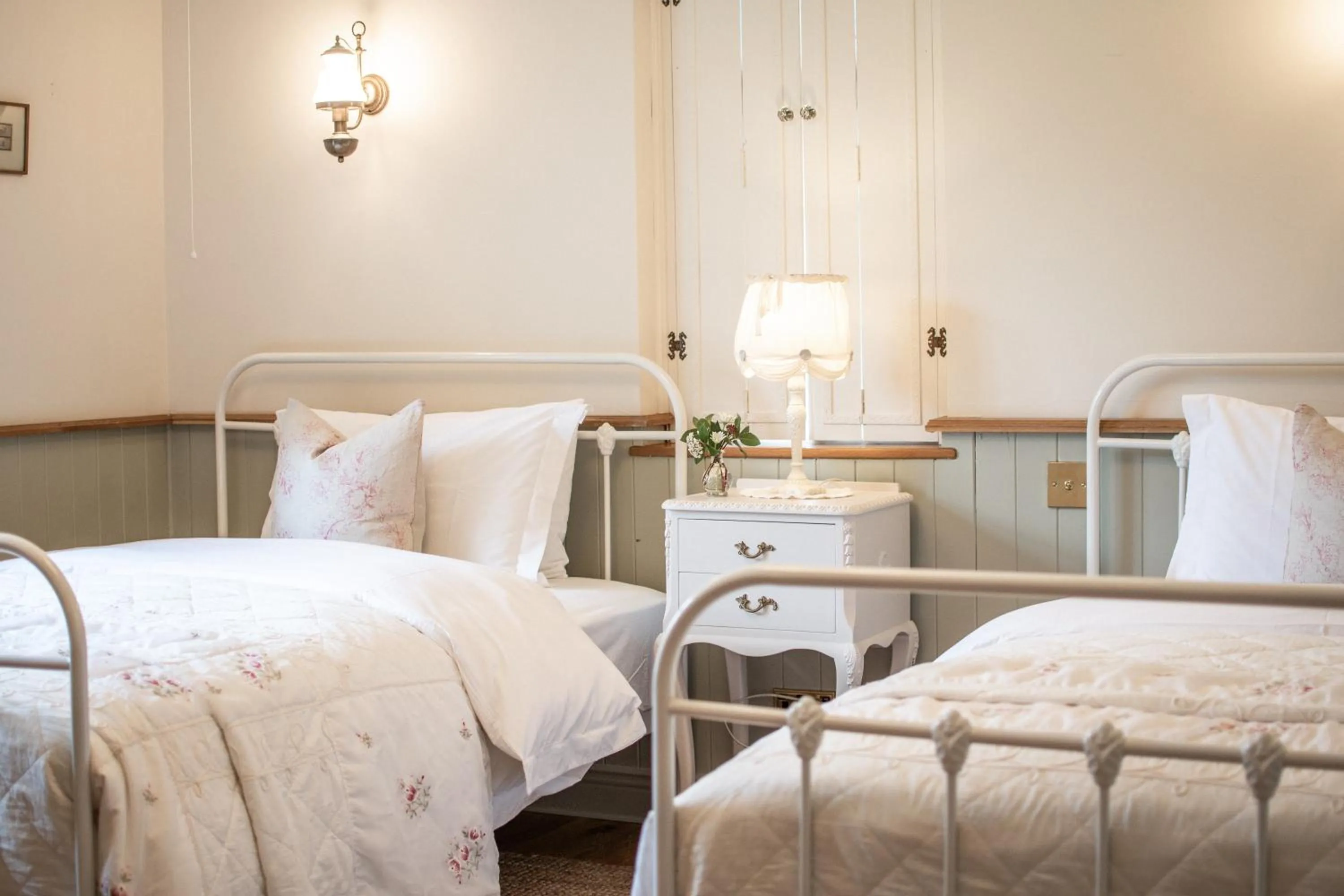 Twin Room in Mossie's