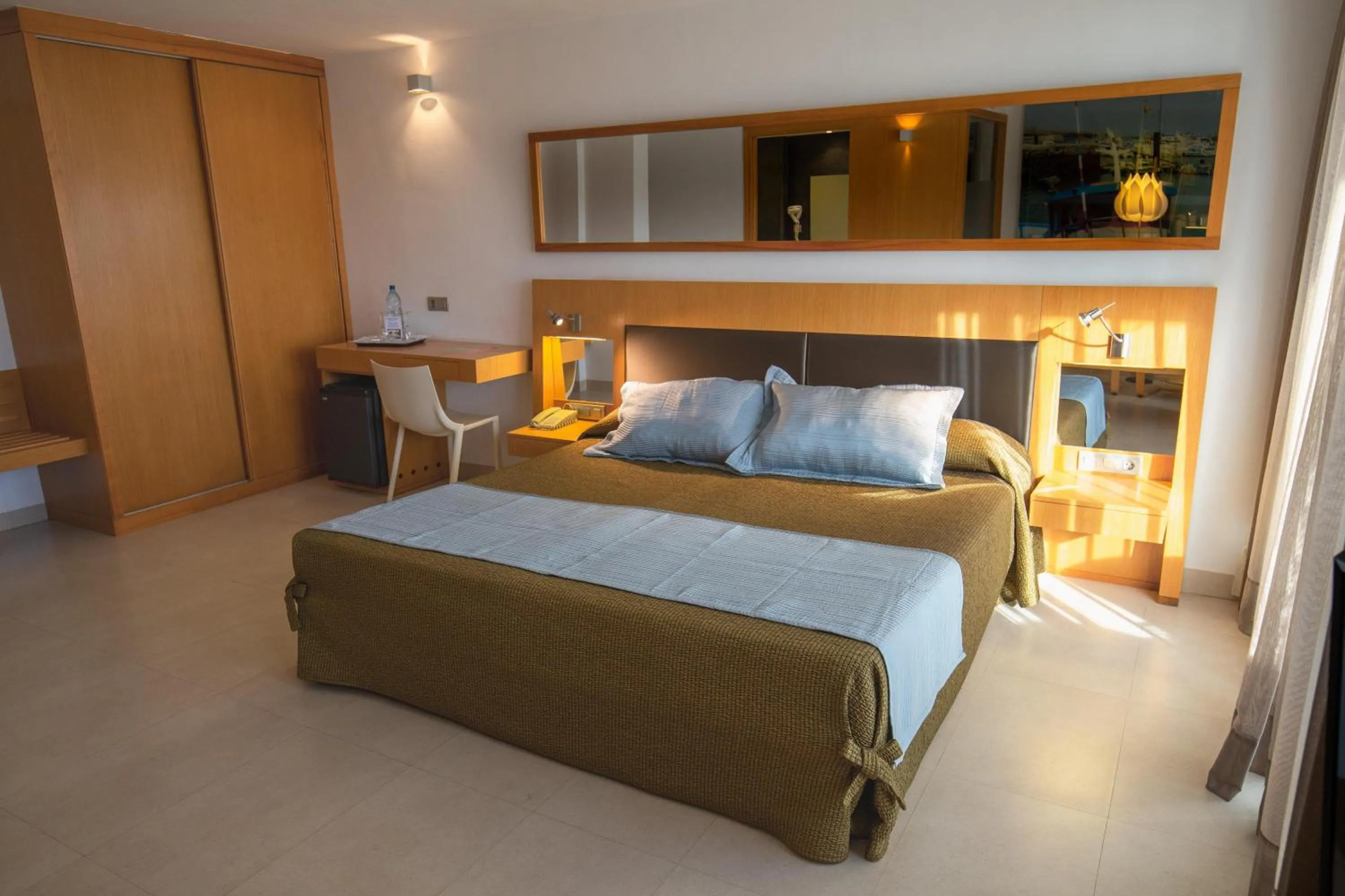 Photo of the whole room, Bed in R2 Bahia Playa - Adults Only