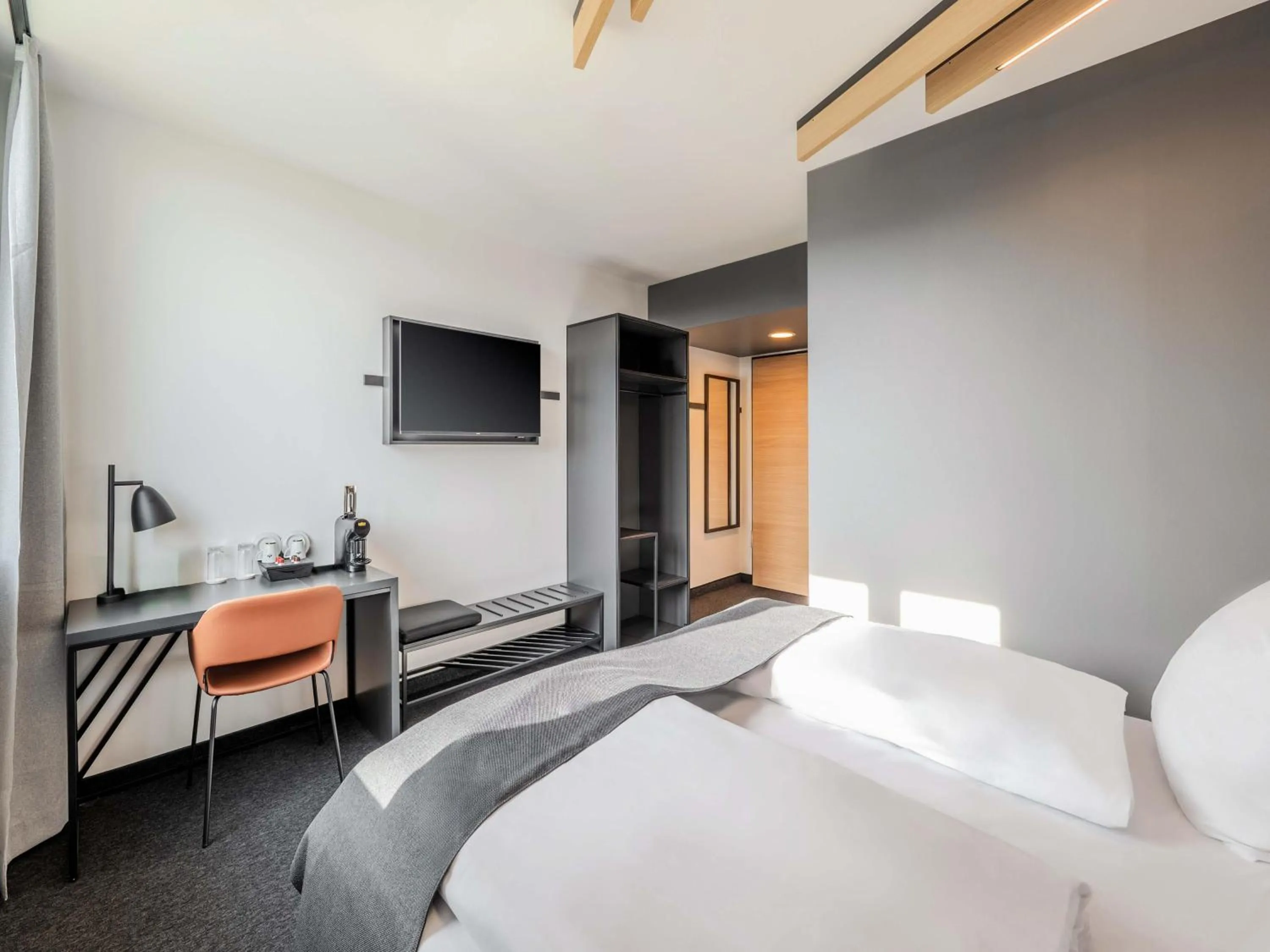 Photo of the whole room, Bed in B&B HOTEL Offenburg-Hbf