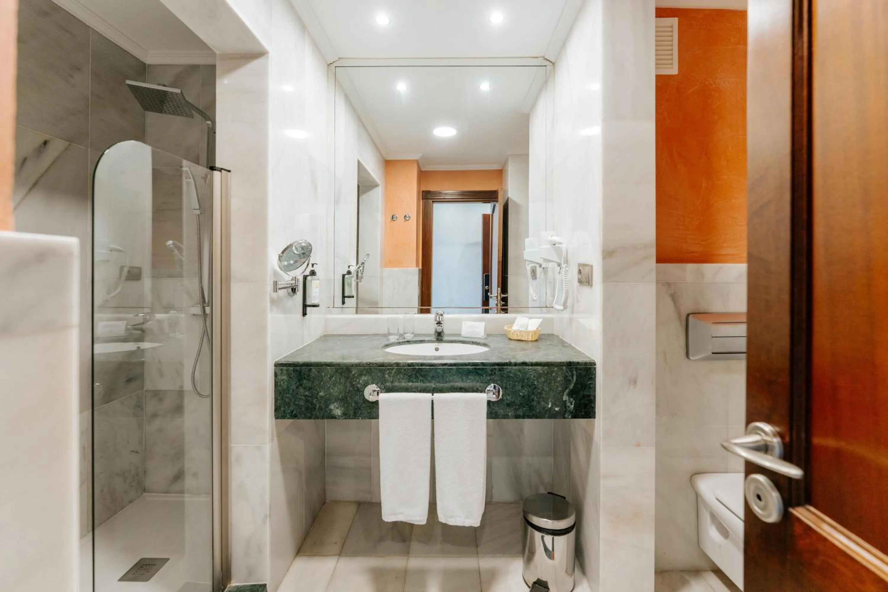 Shower in R2 Rio Calma