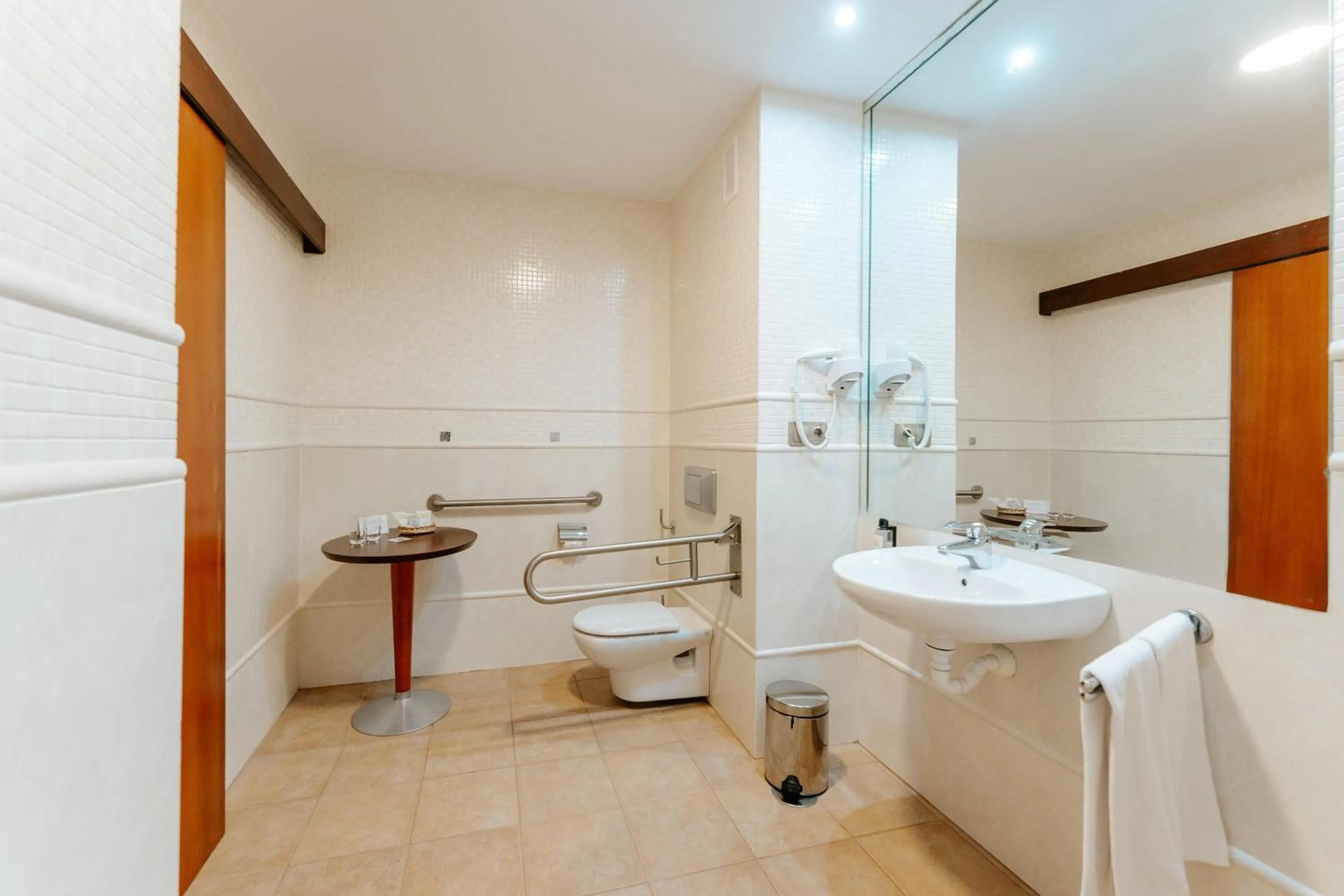 Shower in R2 Rio Calma