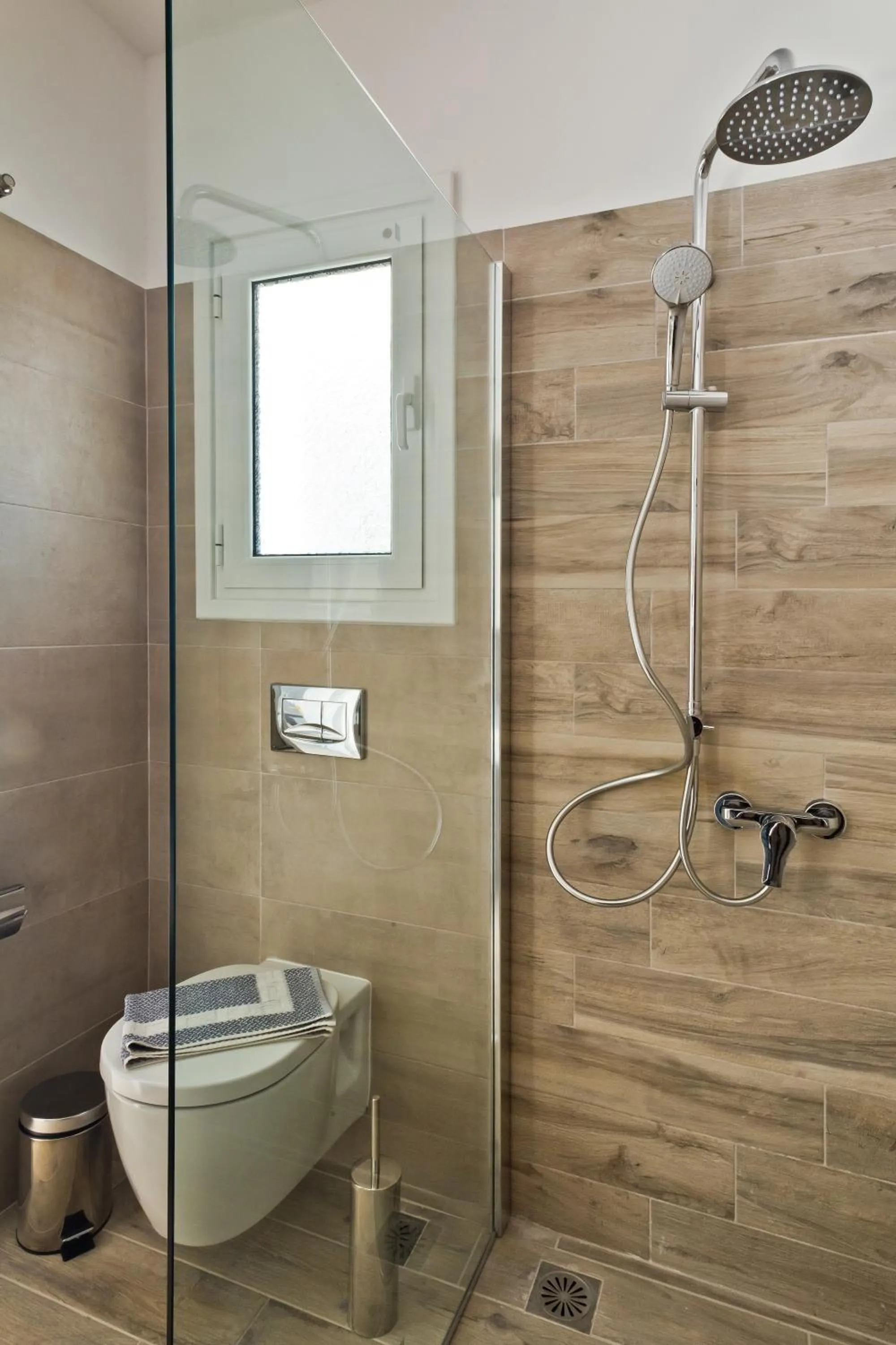 Shower in CHC Sound of the Sea