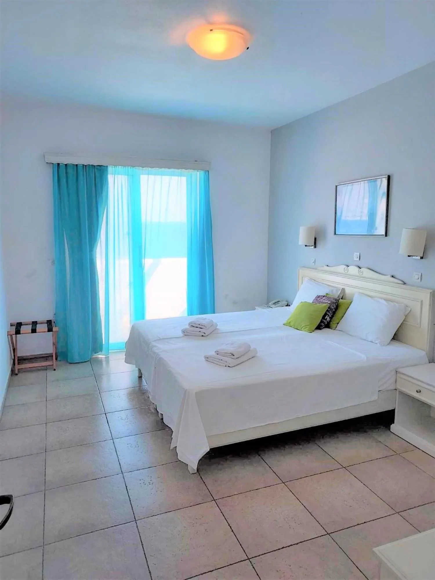 Bed in CHC Sound of the Sea