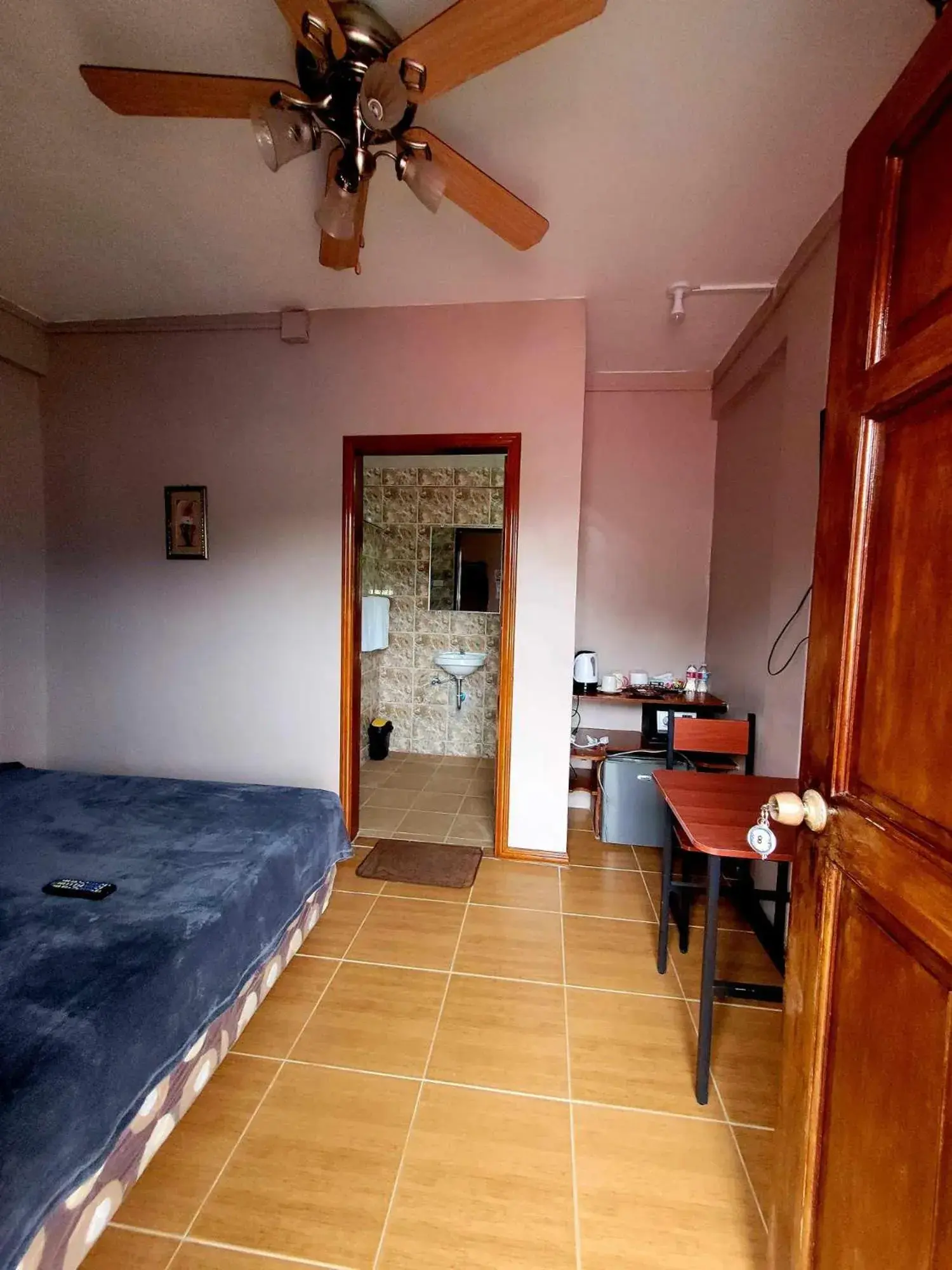 Double Room in J & V Oceanview Beach Resort Double Room in J & V Oceanview Beach Resort