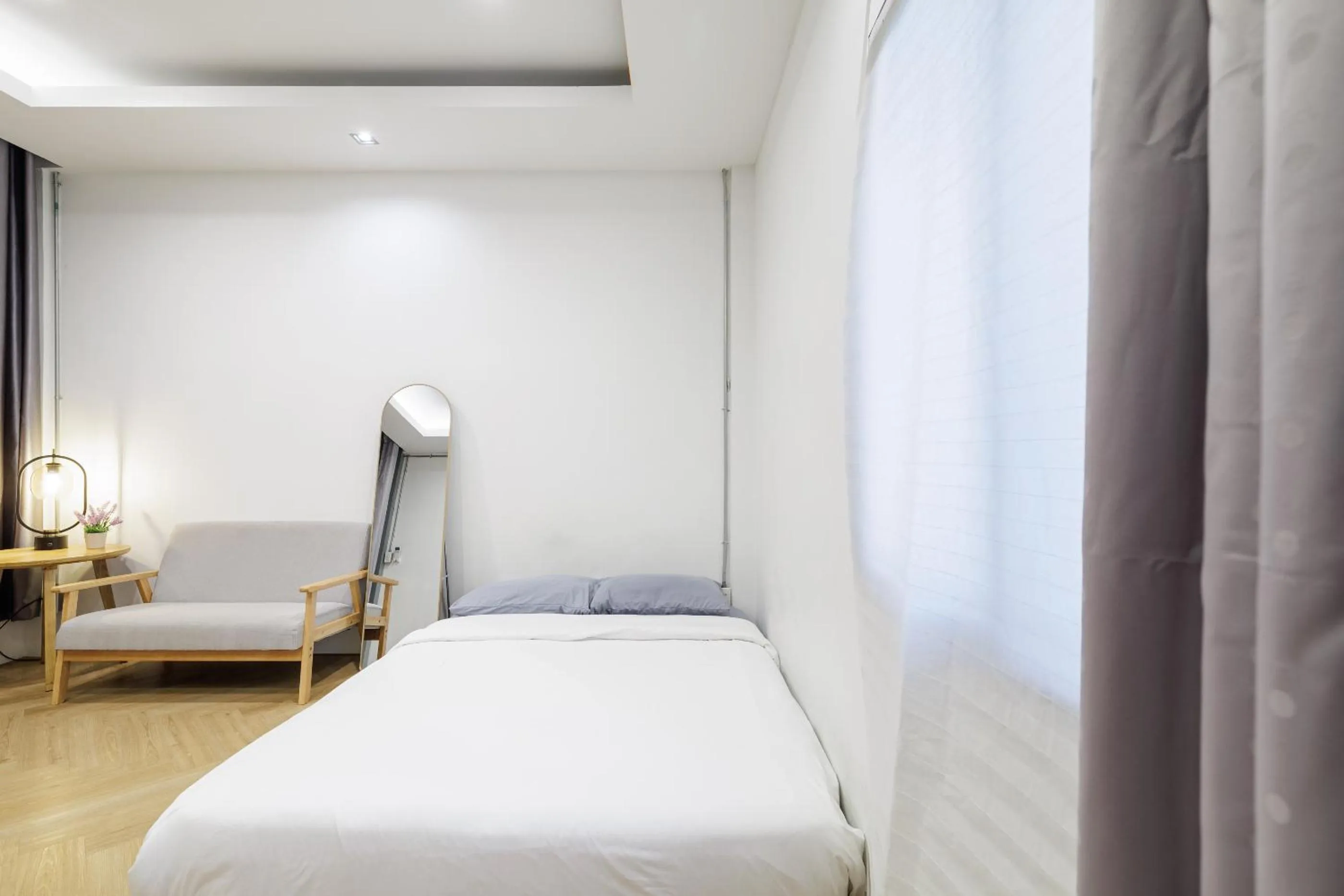 Bed in Wabisabi Bangkok 3 MIN To Train Station