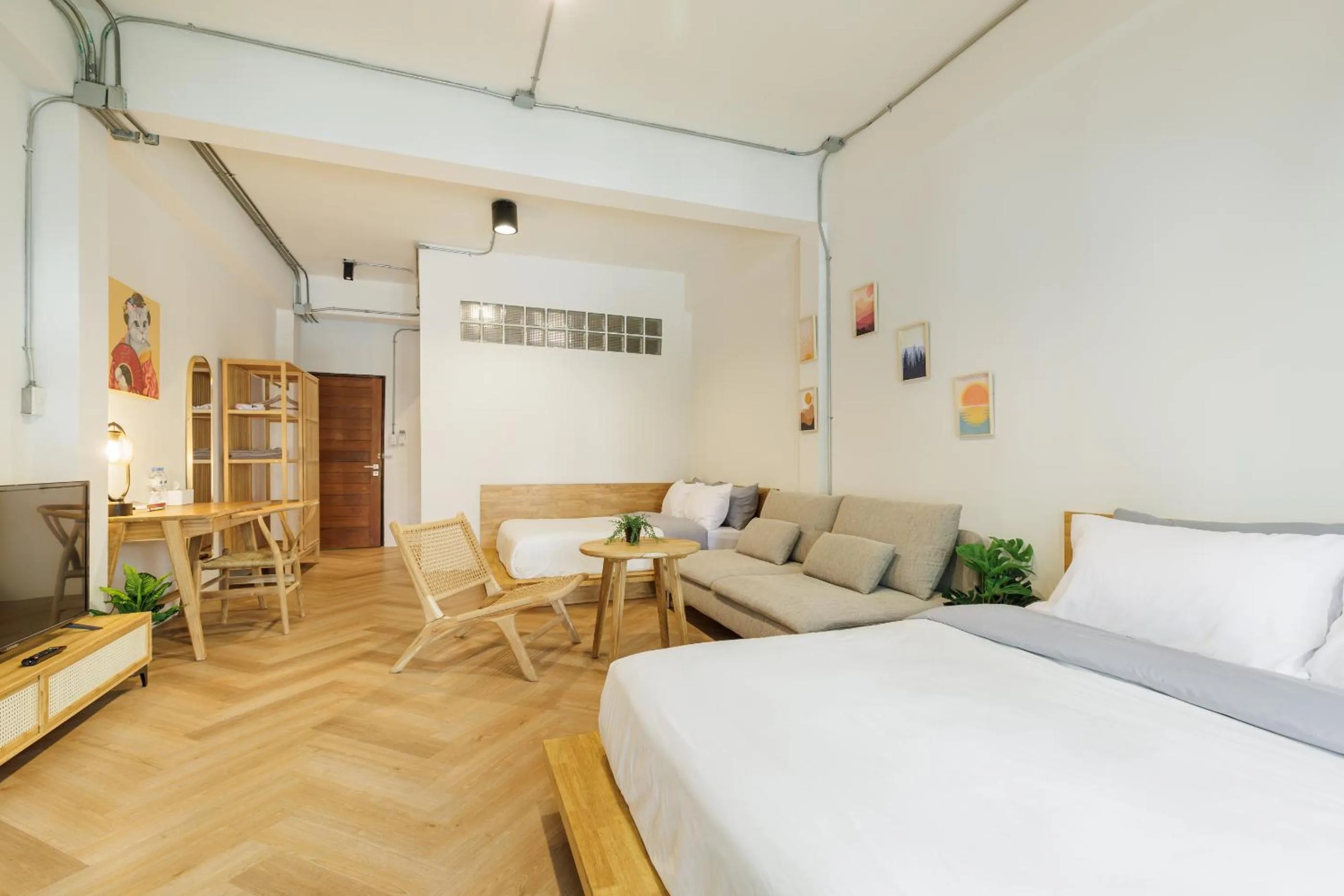 Bed in Wabisabi Bangkok 3 MIN To Train Station