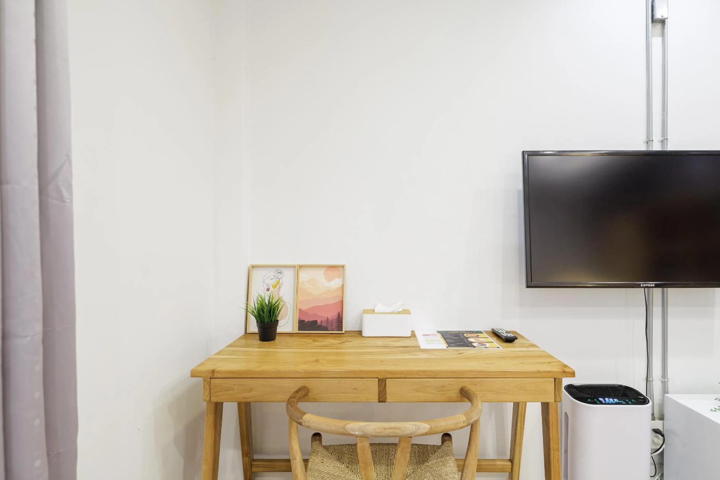 TV and multimedia in Wabisabi Bangkok 3 MIN To Train Station