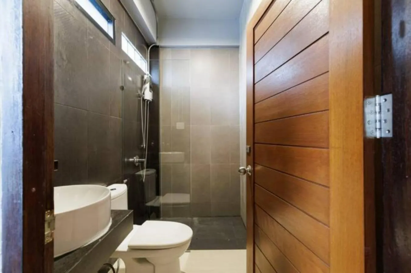 Toilet in Wabisabi Bangkok 3 MIN To Train Station