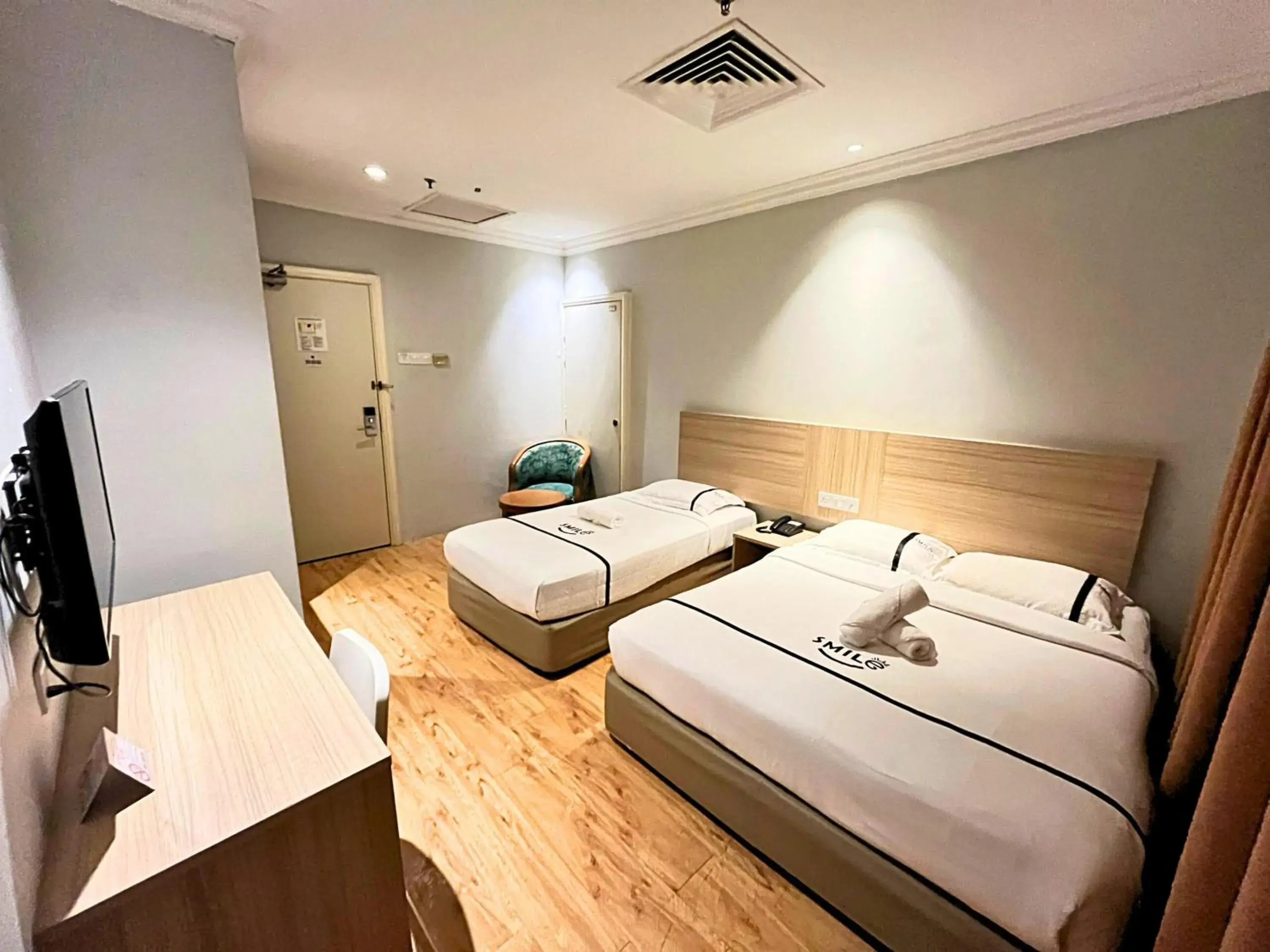 Triple Room in Sky Hotel Chow Kit PWTC Triple Room in Sky Hotel Chow Kit PWTC