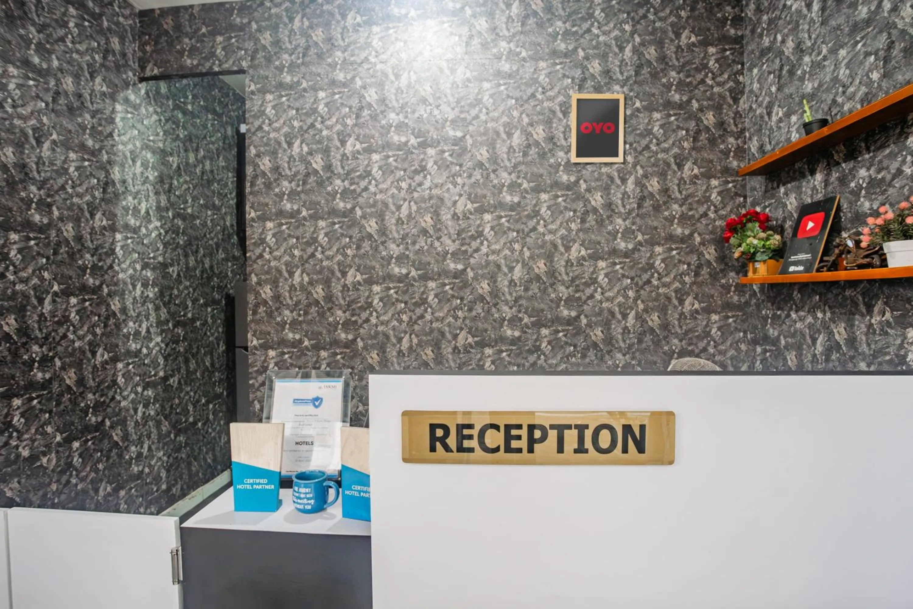 Lobby or reception in Hotel O Sayy Rooms