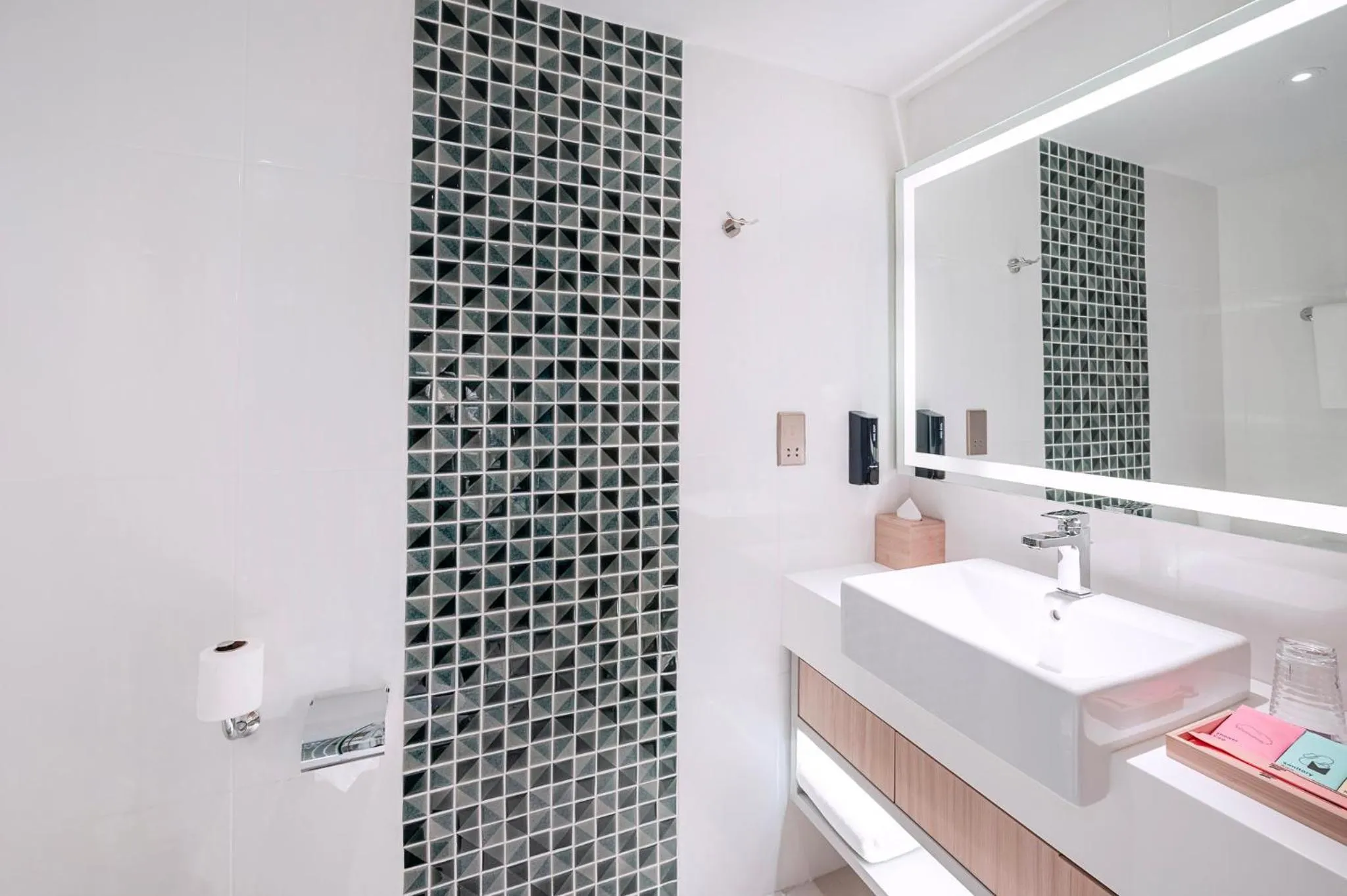 Photo of the whole room in OZO Medini Malaysia