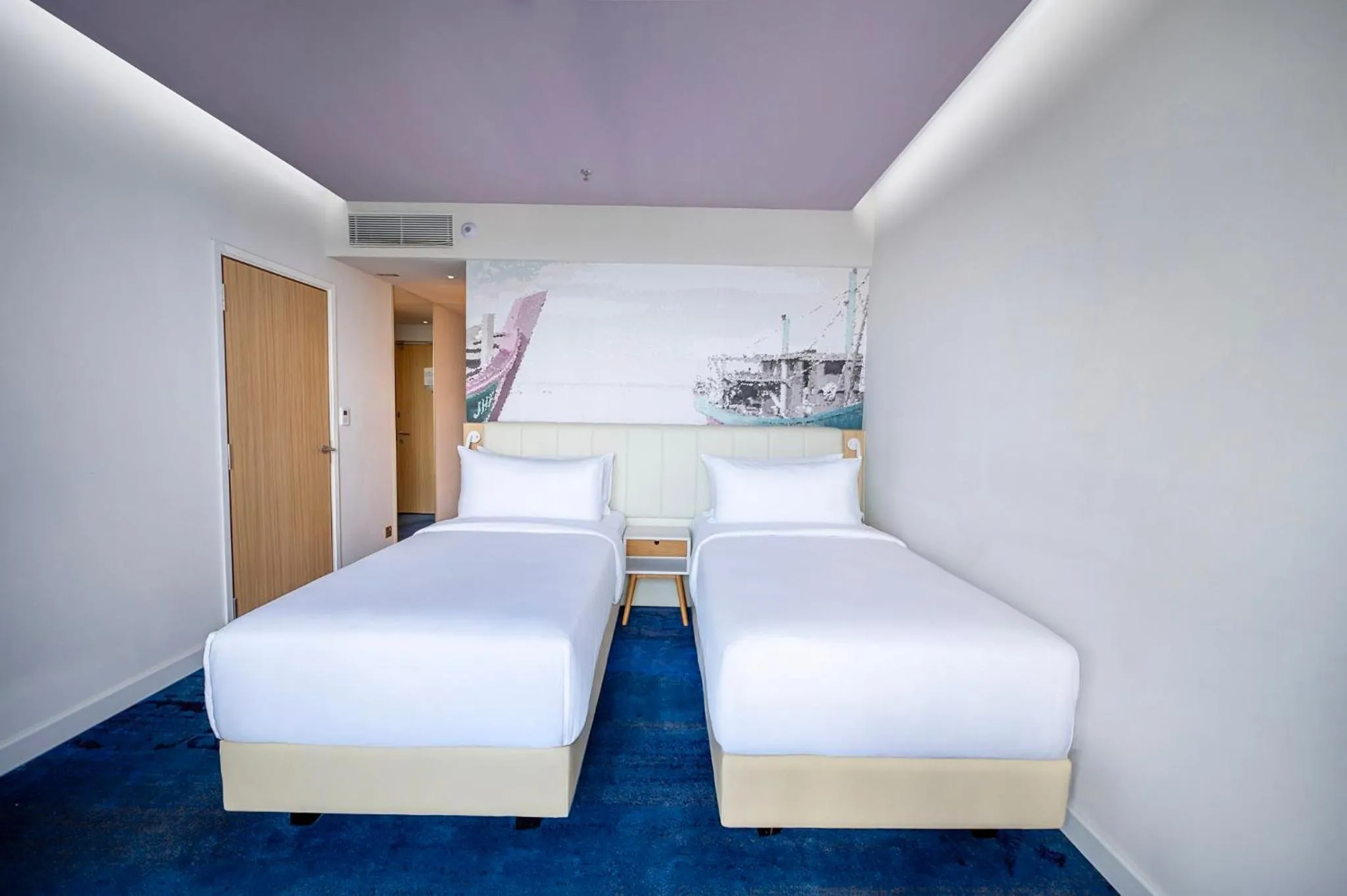 Photo of the whole room, Bed in OZO Medini Malaysia