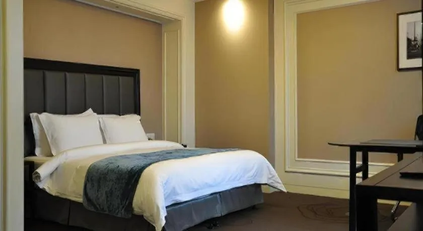 Bed in Jinjiang Metropolo Hotel Classiq YMCA People Square