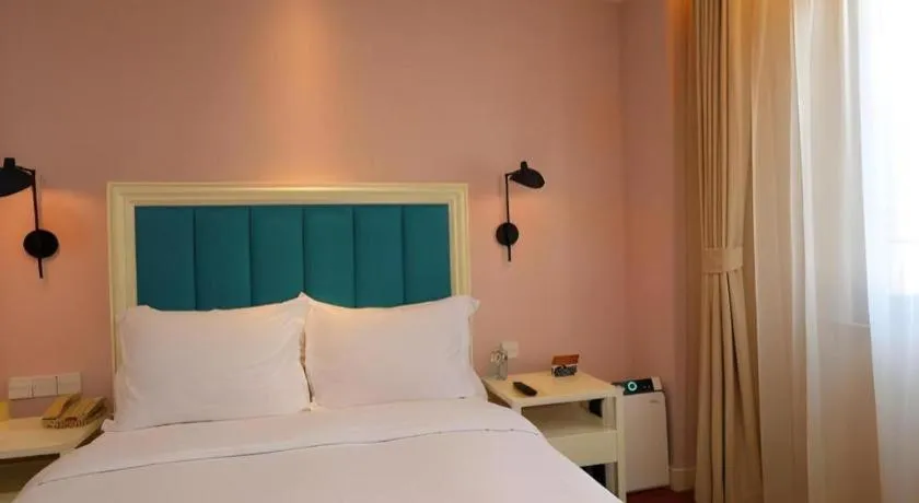 Bed in Jinjiang Metropolo Hotel Classiq YMCA People Square