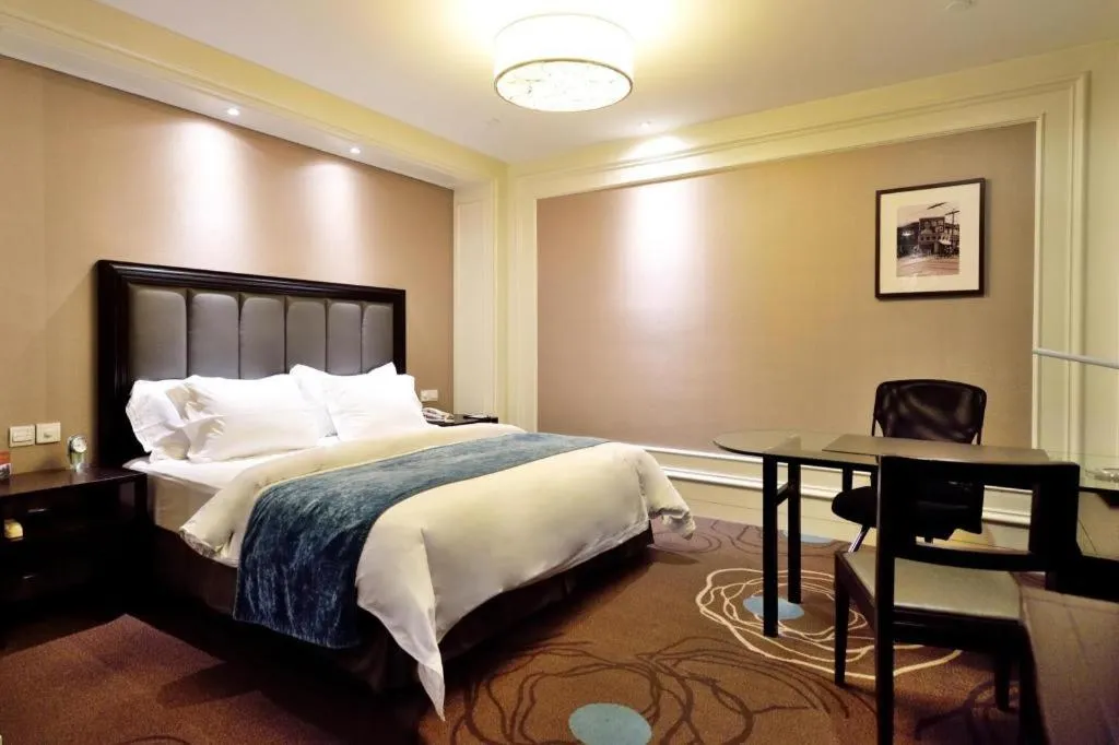 Bed in Jinjiang Metropolo Hotel Classiq YMCA People Square