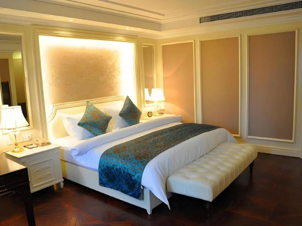 Bed in Jinjiang Metropolo Hotel Classiq YMCA People Square