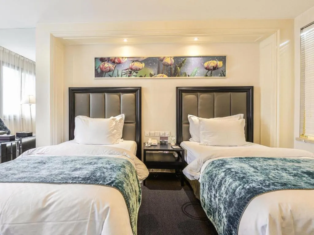 Bed in Jinjiang Metropolo Hotel Classiq YMCA People Square