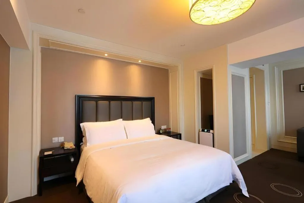 Bed in Jinjiang Metropolo Hotel Classiq YMCA People Square