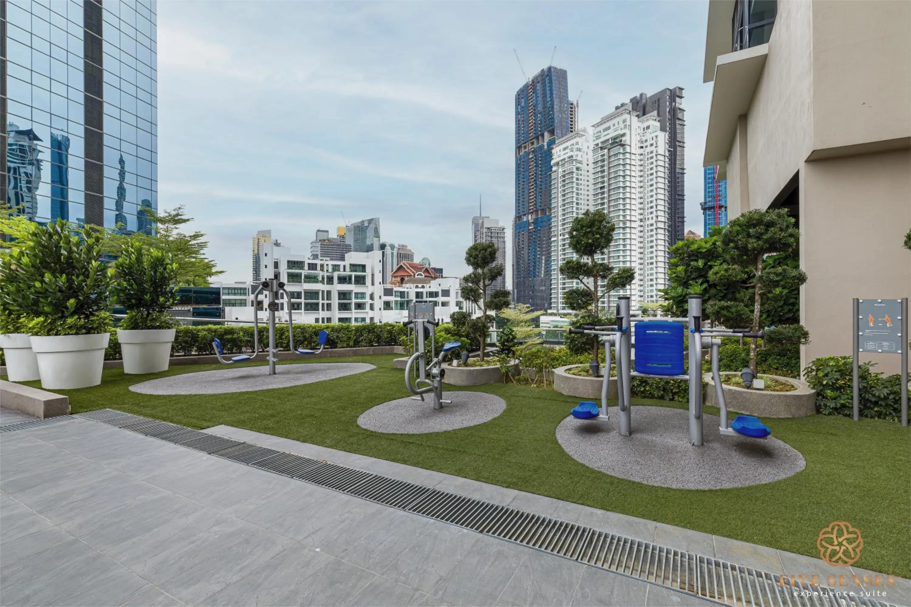 Fitness centre/facilities in The Manor Residence KLCC by Five Senses