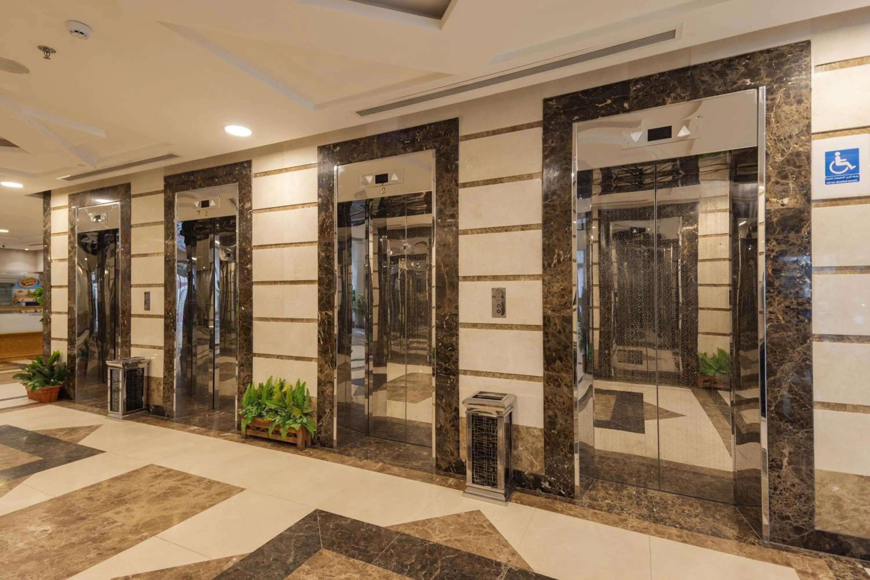 elevator in Snood Al Huda