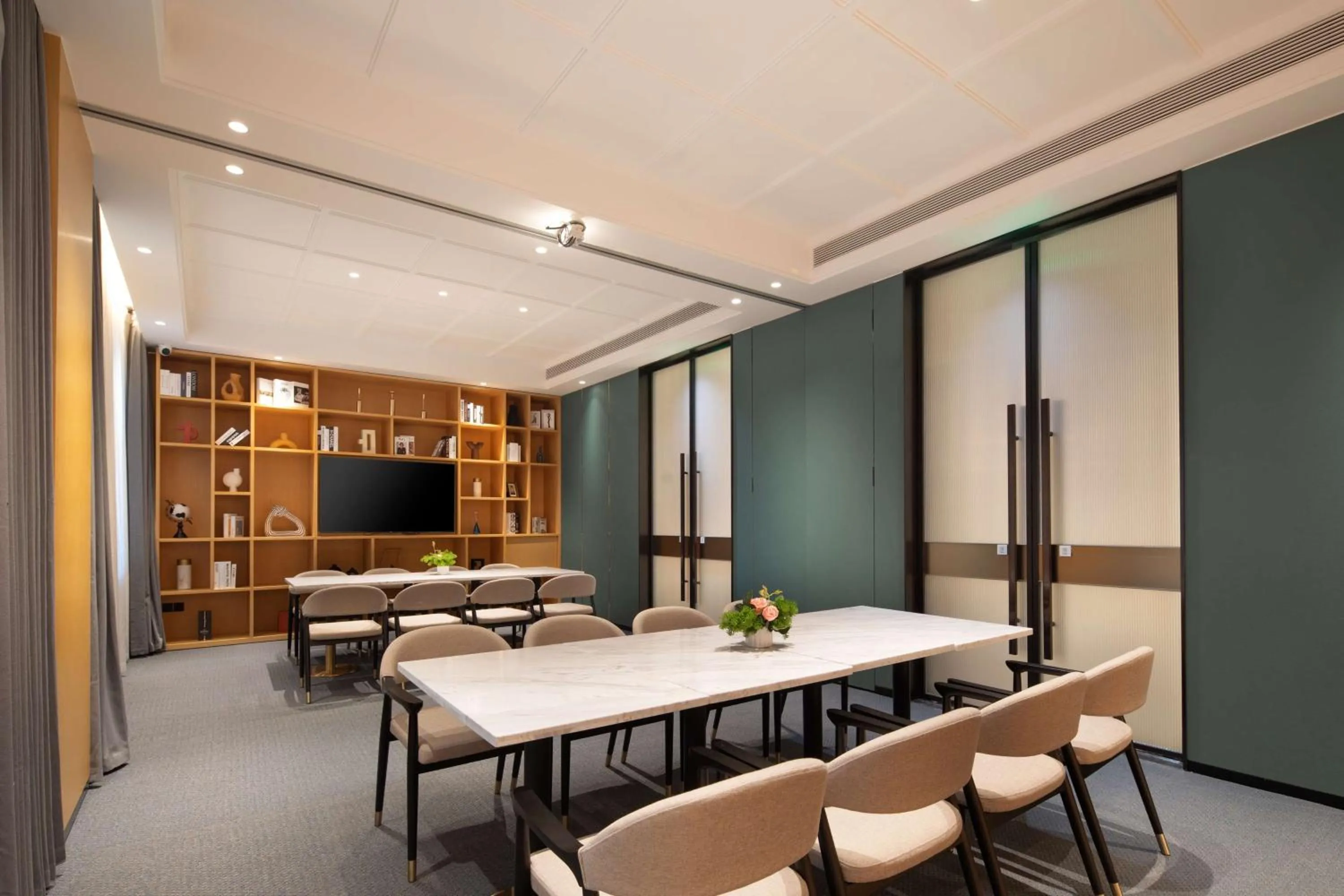 Meeting/conference room in Hilton Garden Inn Hulunbuir Hailar