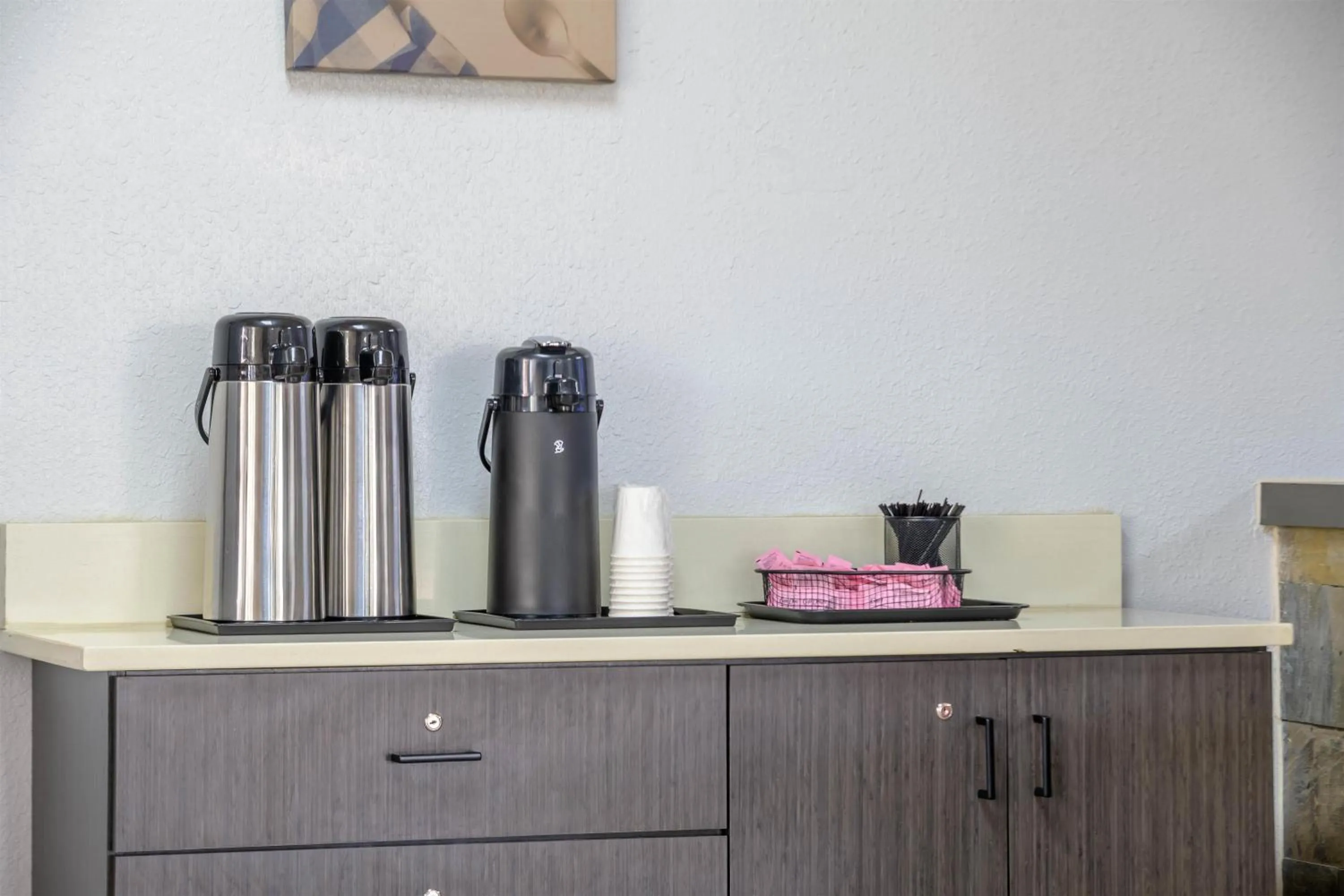 Food and drinks in Motel 6 Stockbridge GA Hwy 138 W