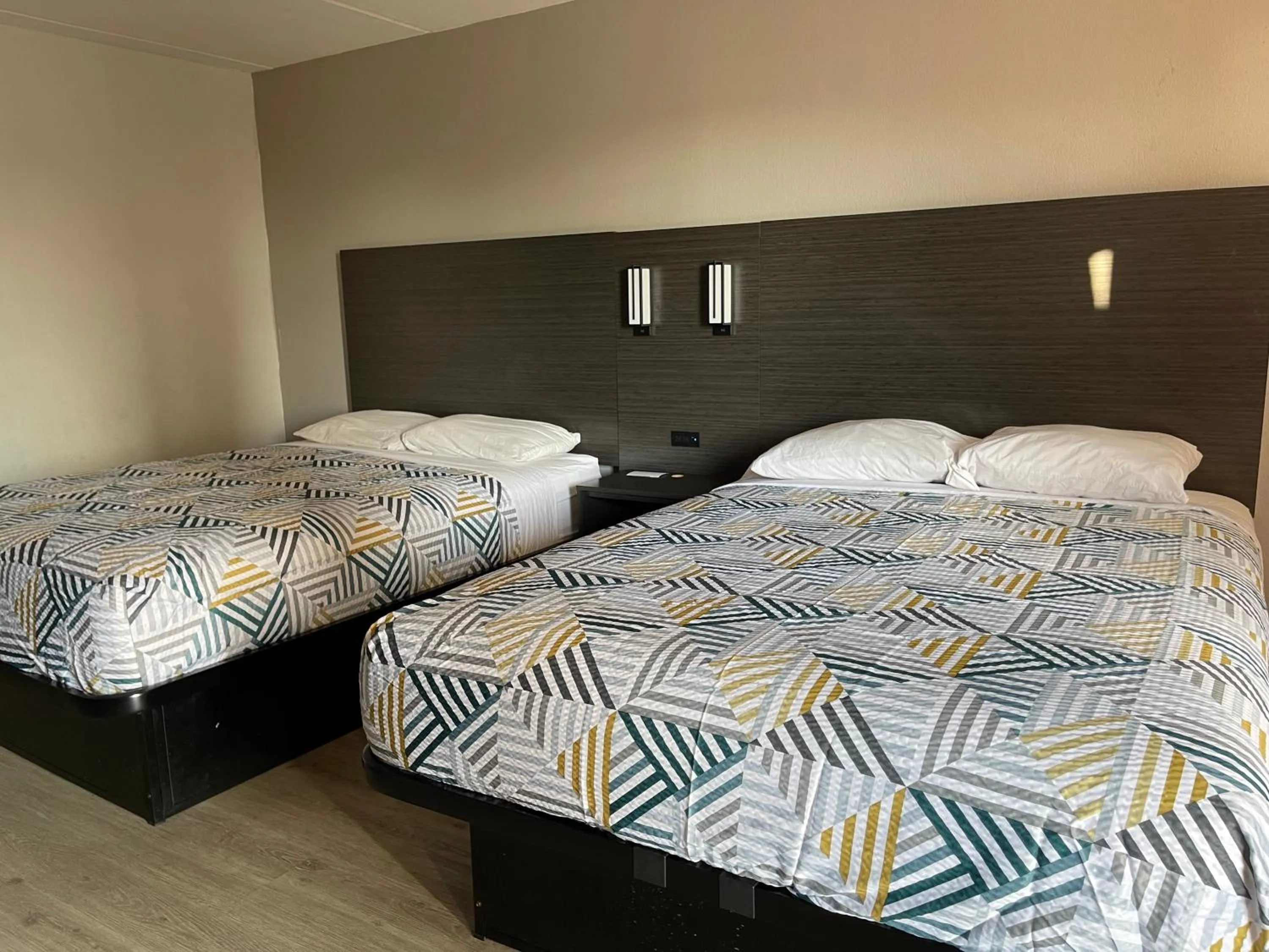 Bedroom, Bed in Motel 6 Stockbridge GA Hwy 138 W