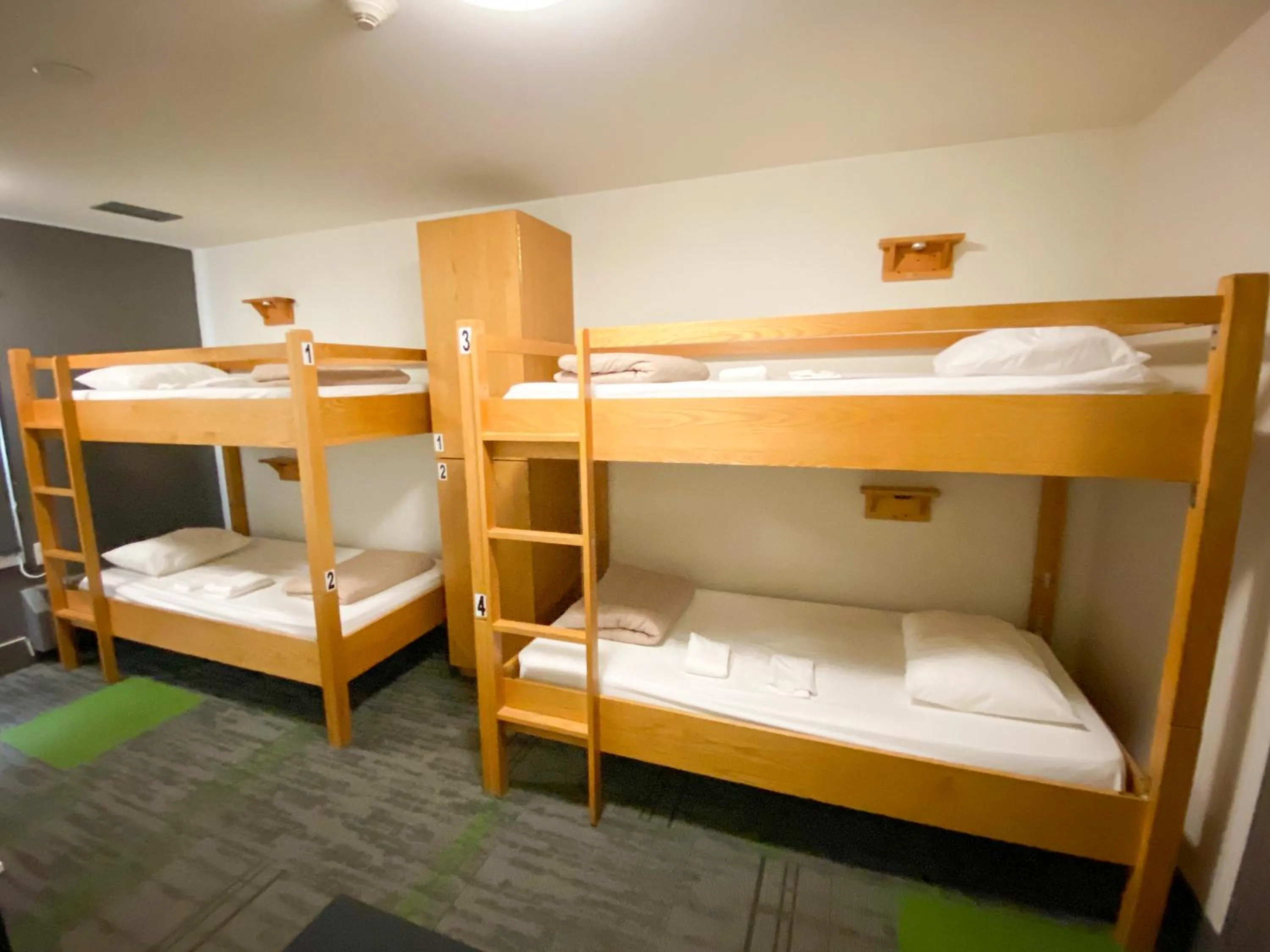 Bed in HI Calgary City Centre - Hostel