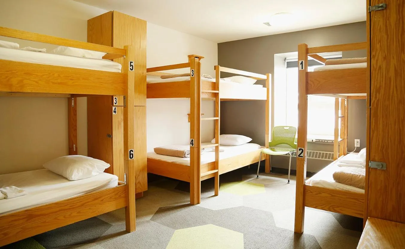 Bed in HI Calgary City Centre - Hostel