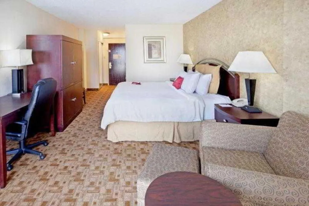 Bed in Radisson Hotel Austin - University