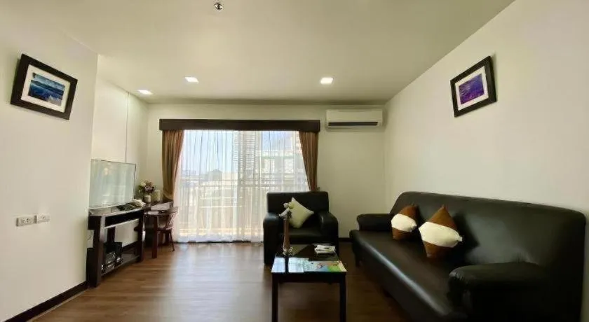 J Town serviced Apartments&hotel