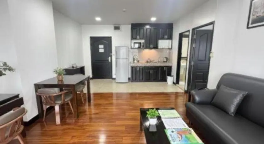 J Town serviced Apartments&hotel