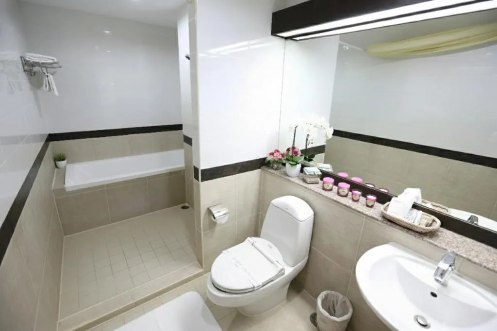 J Town serviced Apartments&hotel